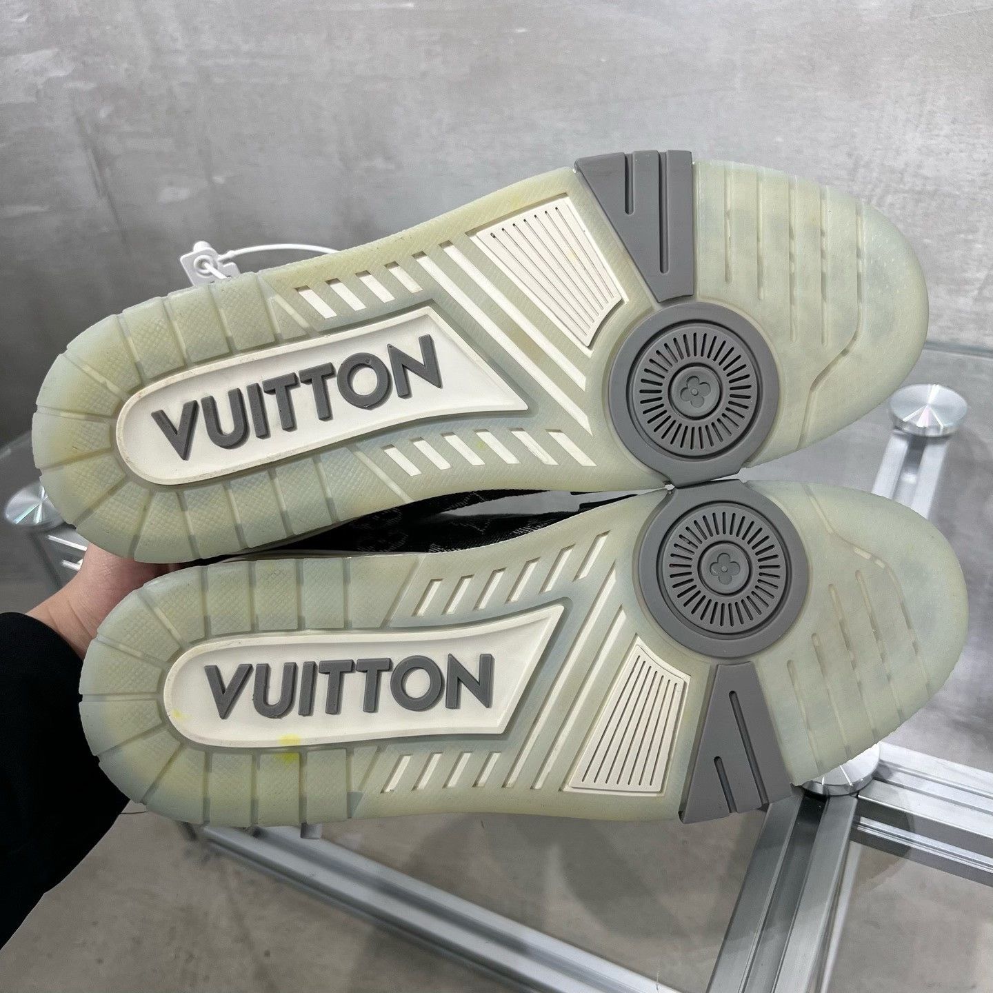 Louis Vuitton Louis Vuitton Monogram Trainer Sneakers Size US 8 / EU 41 Size US 8 / EU 41 - 8 Thumbnail