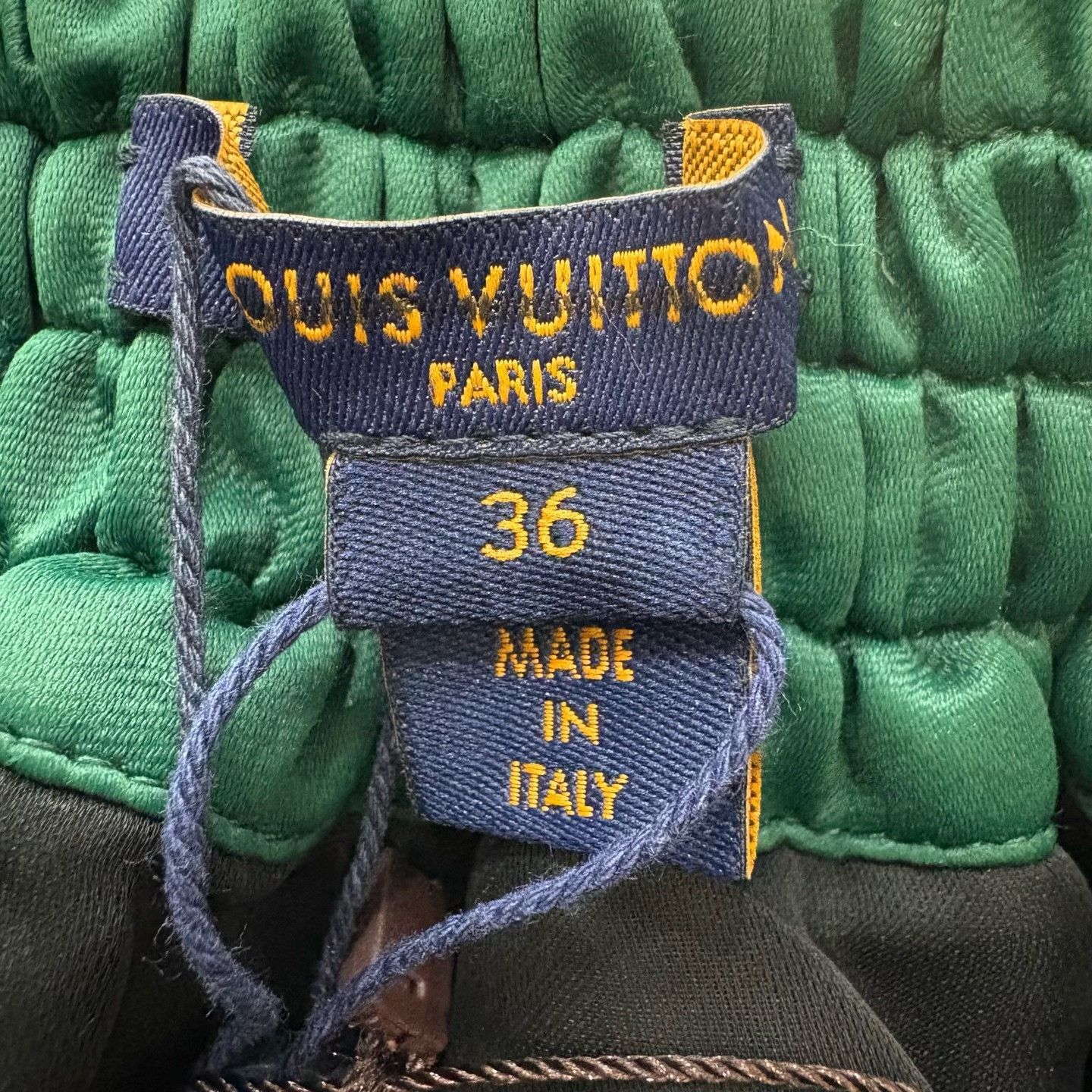 Louis Vuitton Louis Vuitton V Logo Mini Skirt Size 36 Size 26" / US 2 / IT 38 - 6 Thumbnail
