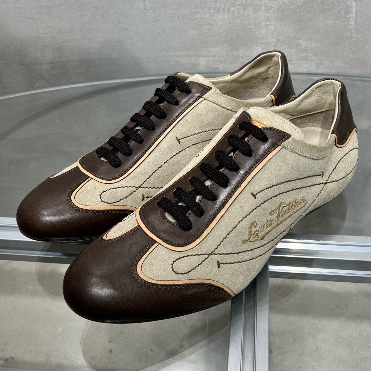 Louis Vuitton Louis Vuitton Suede Low-Top Sneakers Size 8.5 Size US 8.5 / EU 41-42 - 2 Thumbnail