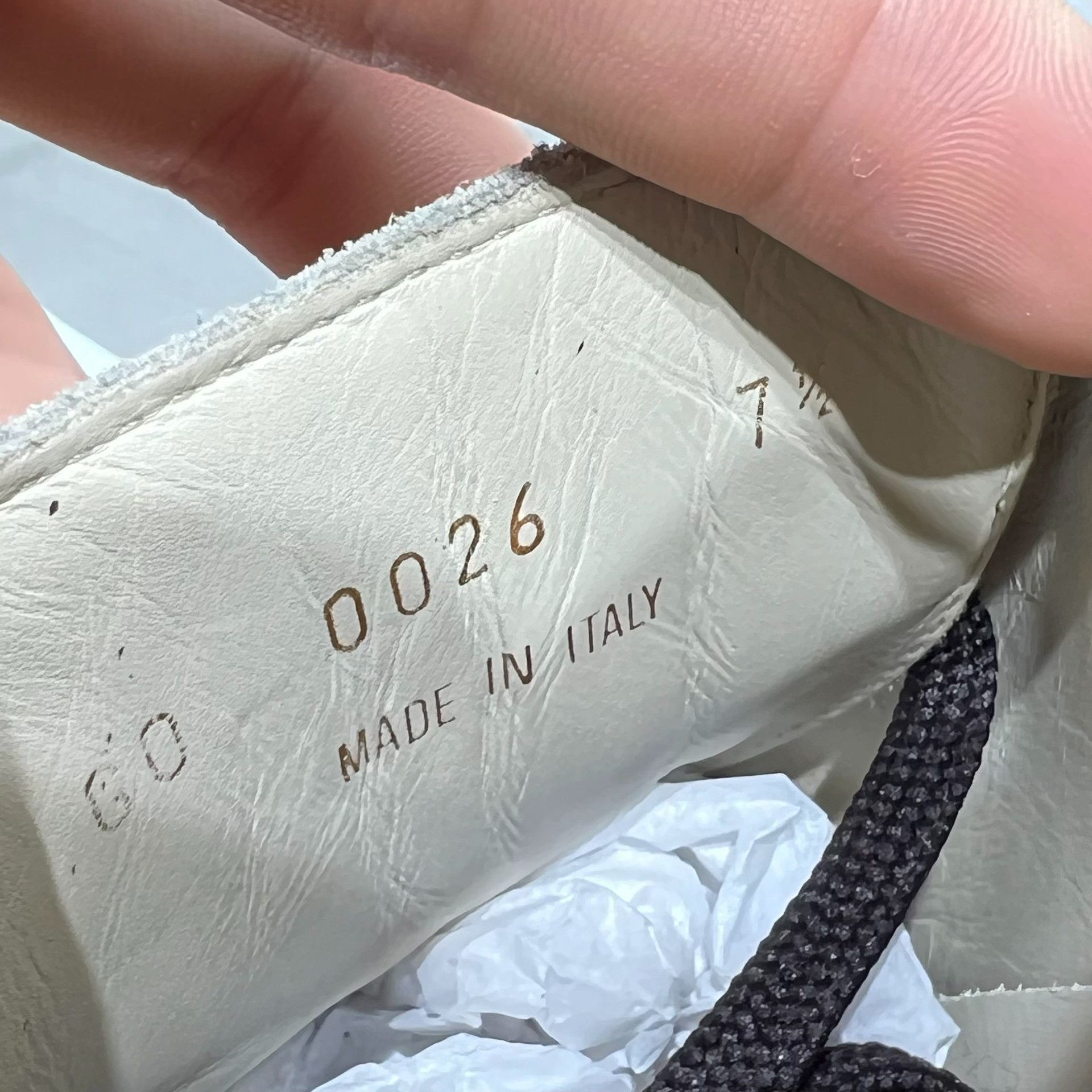 Louis Vuitton Louis Vuitton Suede Low-Top Sneakers Size 8.5 Size US 8.5 / EU 41-42 - 9 Thumbnail