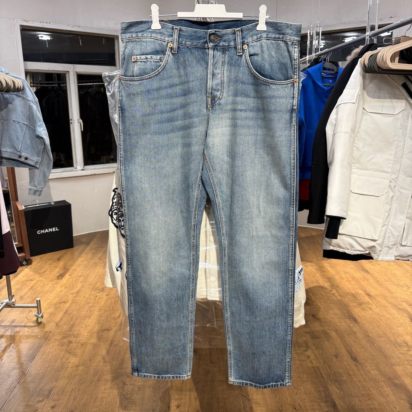 Gucci Gucci Embroidered Giraffe Denim Jeans Size 36 Size US 36 / EU 52 - 2 Thumbnail