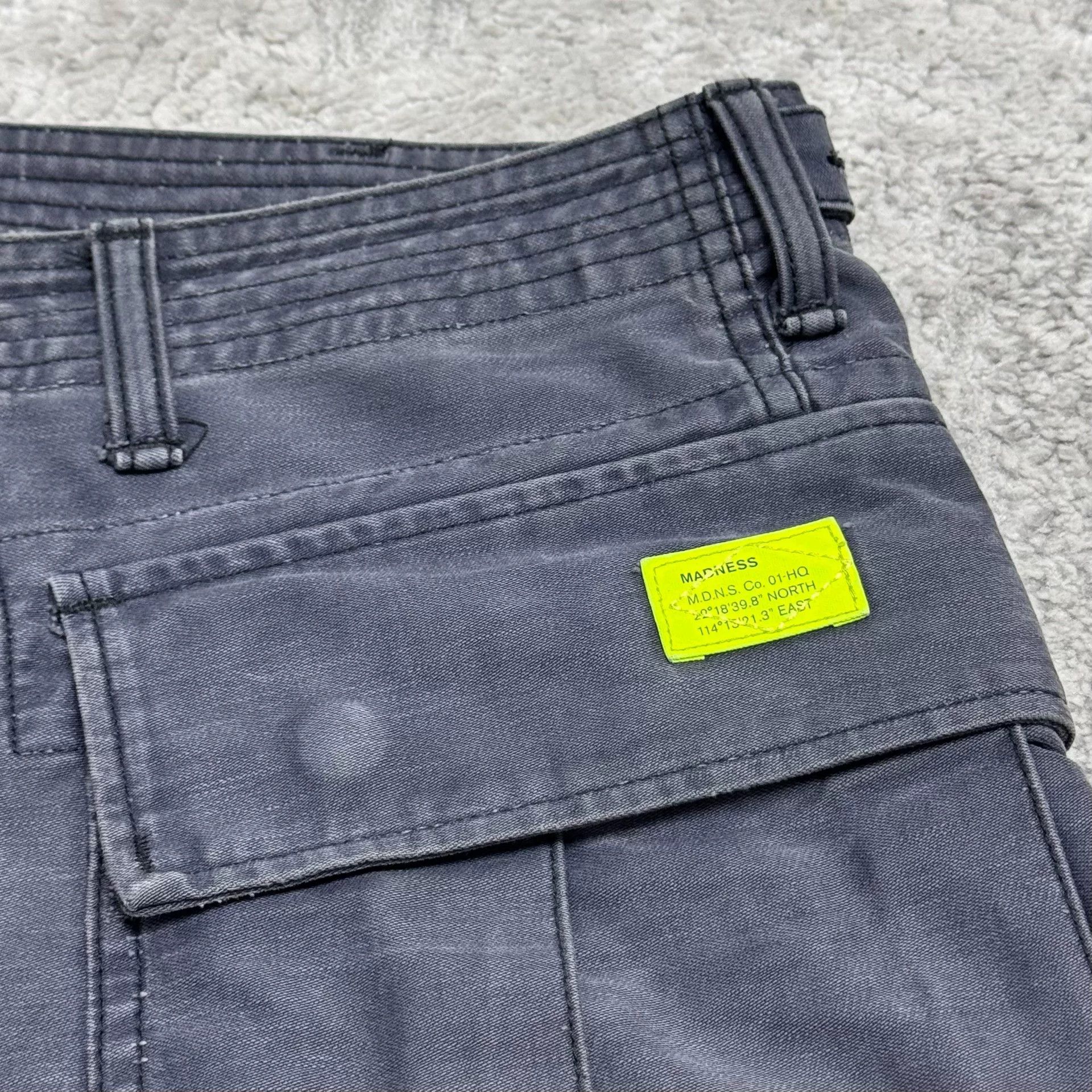 Madness MADNESS Patch Cargo Shorts Size M Size US 32 / EU 48 - 5 Thumbnail