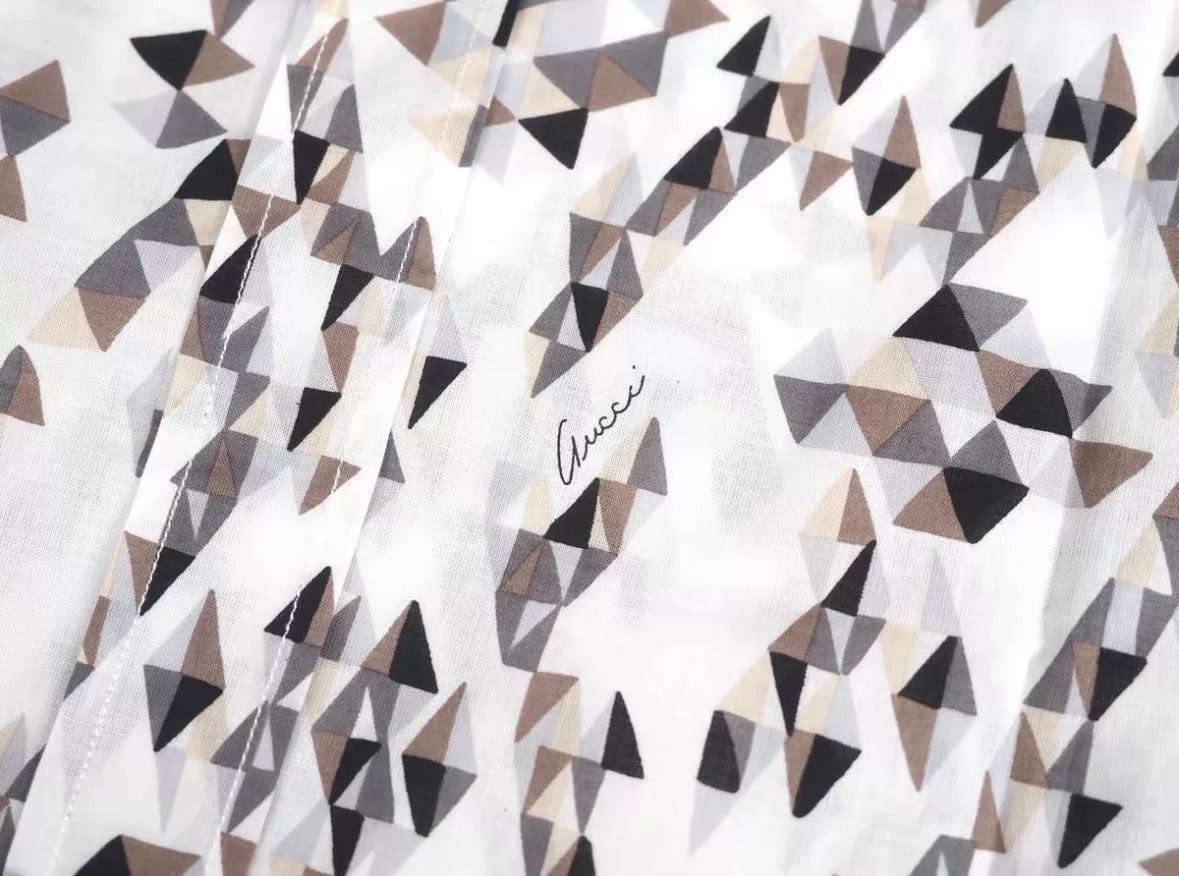 Gucci Gucci Geometric Print Short Sleeve Shirt Size S Size US S / EU 44-46 / 1 - 7 Thumbnail