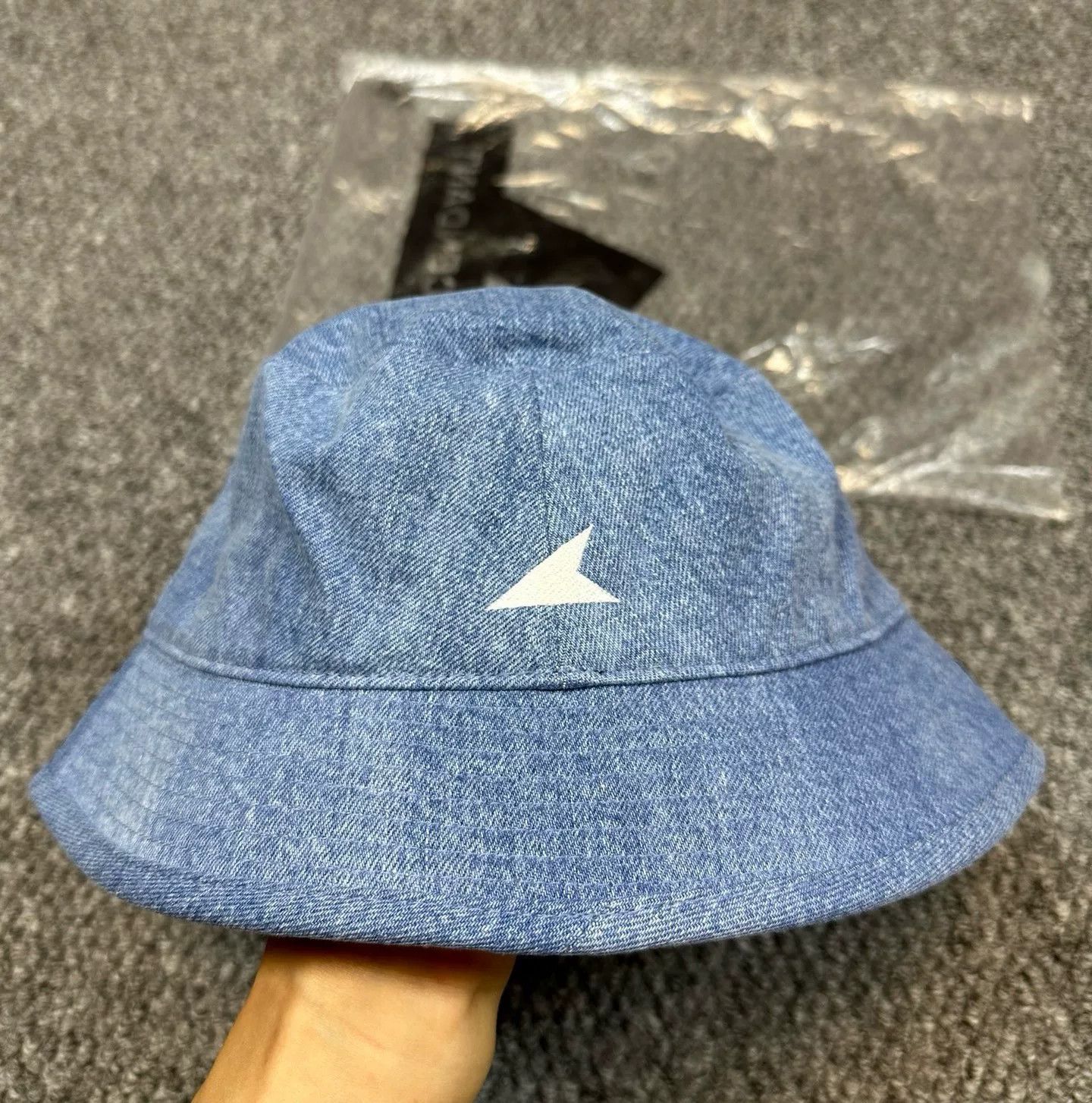 Descendant Descendant DORSAL Washed Denim Bucket Hat Size 3 Size ONE SIZE - 5 Thumbnail