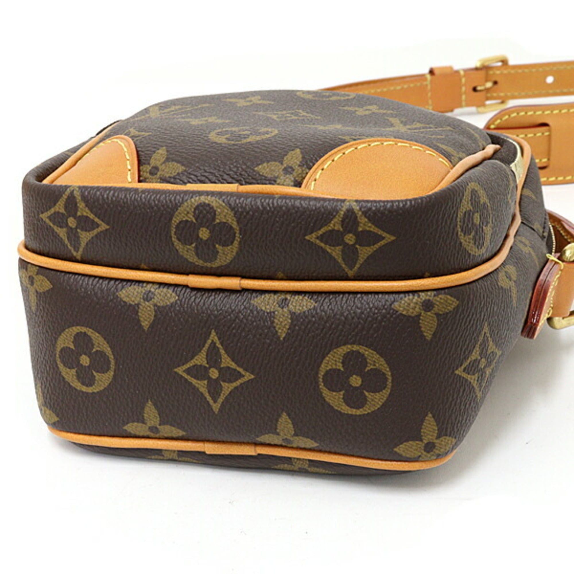 Louis Vuitton Louis Vuitton Amazon Shoulder Bag, Monogram Canvas, M14014, Brown Size ONE SIZE - 4 Thumbnail