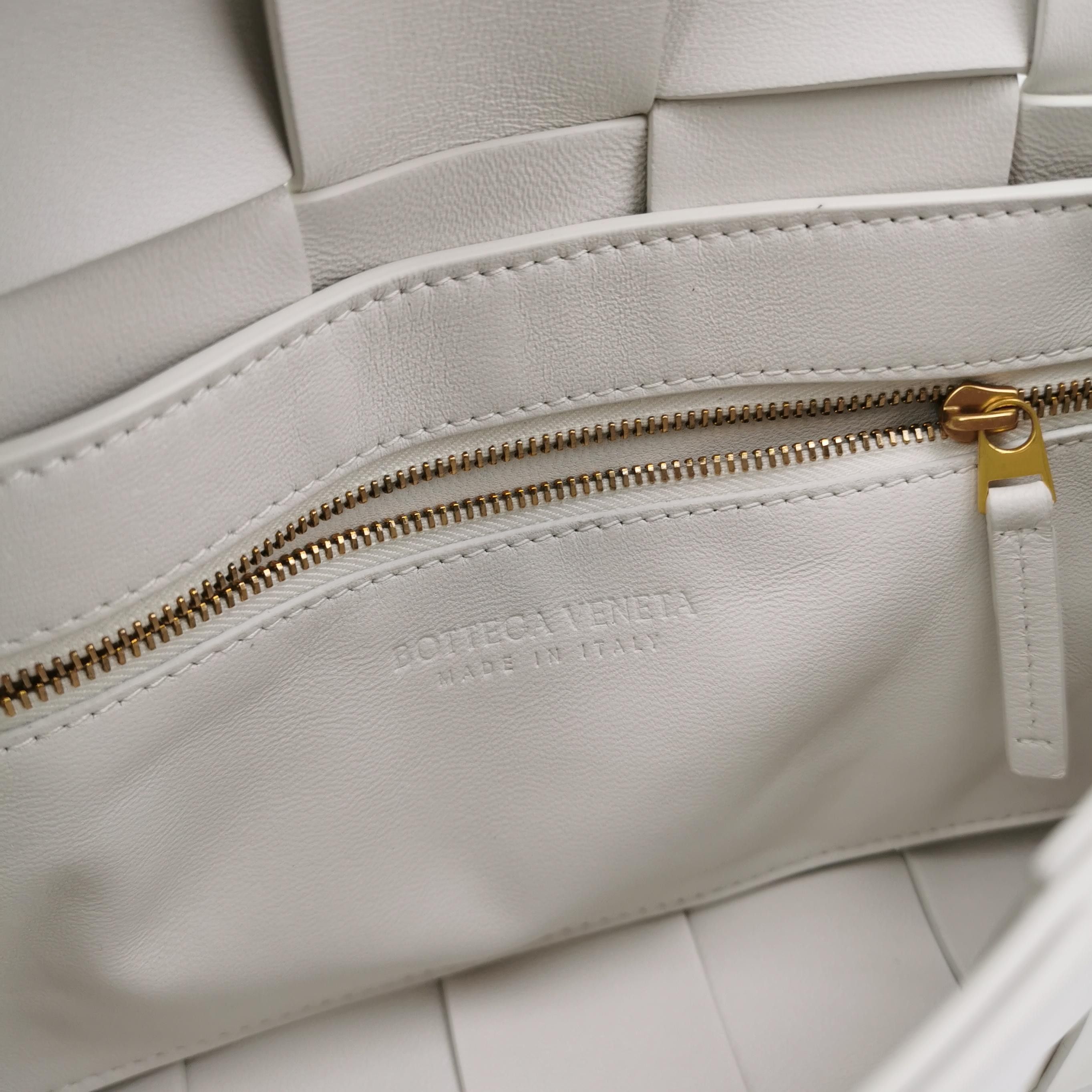 Bottega Veneta Bottega Veneta Women os Shoulder Bags Size ONE SIZE - 8 Thumbnail
