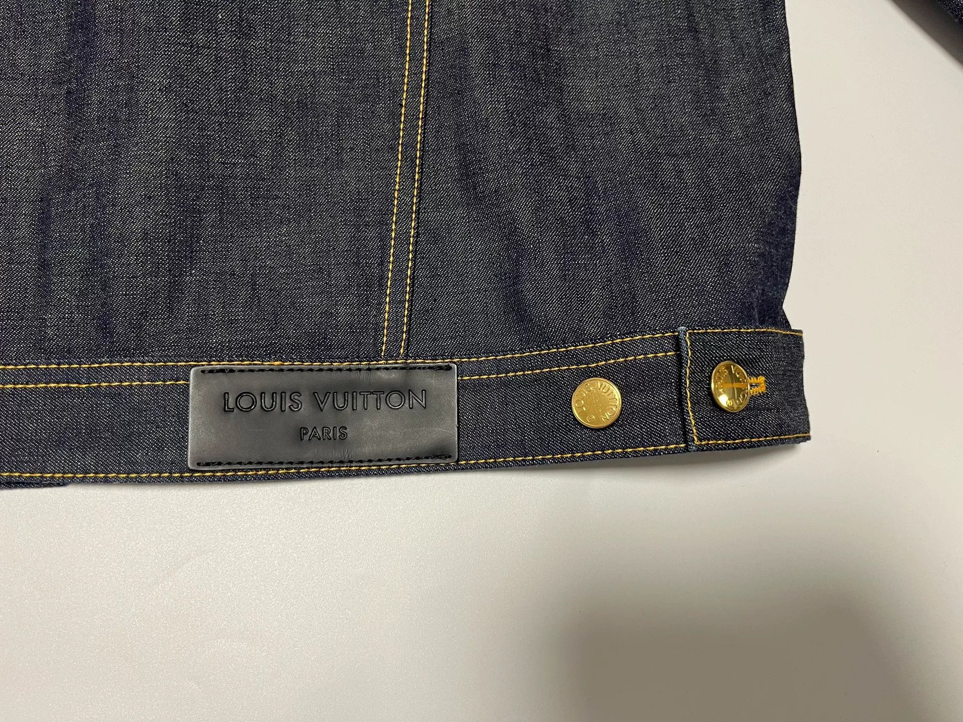Louis Vuitton Louis Vuitton Contrast Stitch Denim Jacket Size M Size US M / EU 48-50 / 2 - 10 Thumbnail