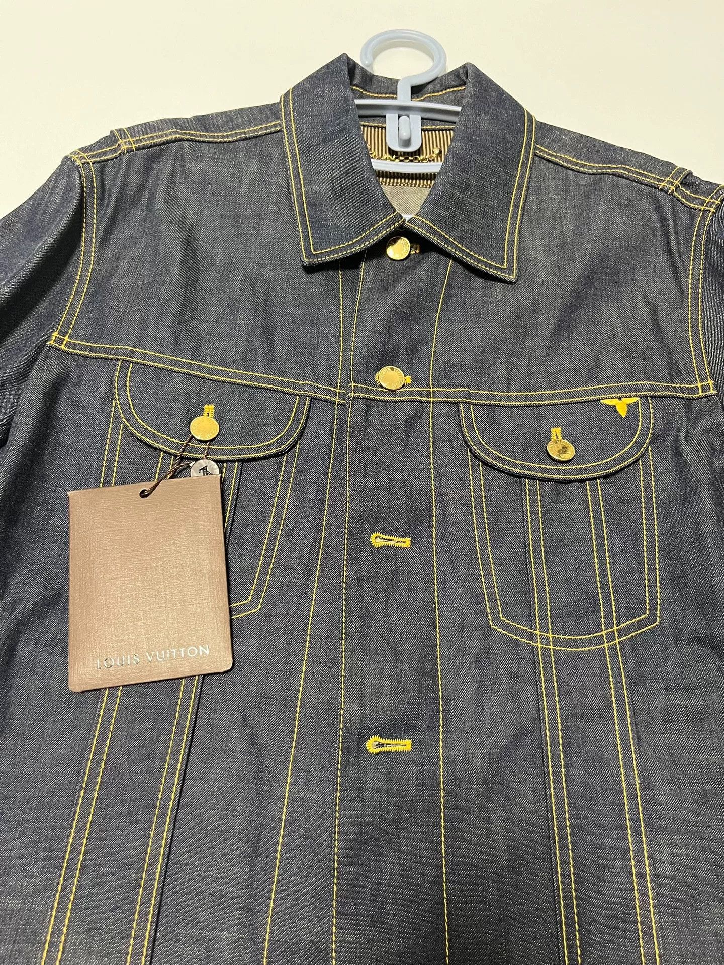 Louis Vuitton Louis Vuitton Contrast Stitch Denim Jacket Size M Size US M / EU 48-50 / 2 - 3 Thumbnail