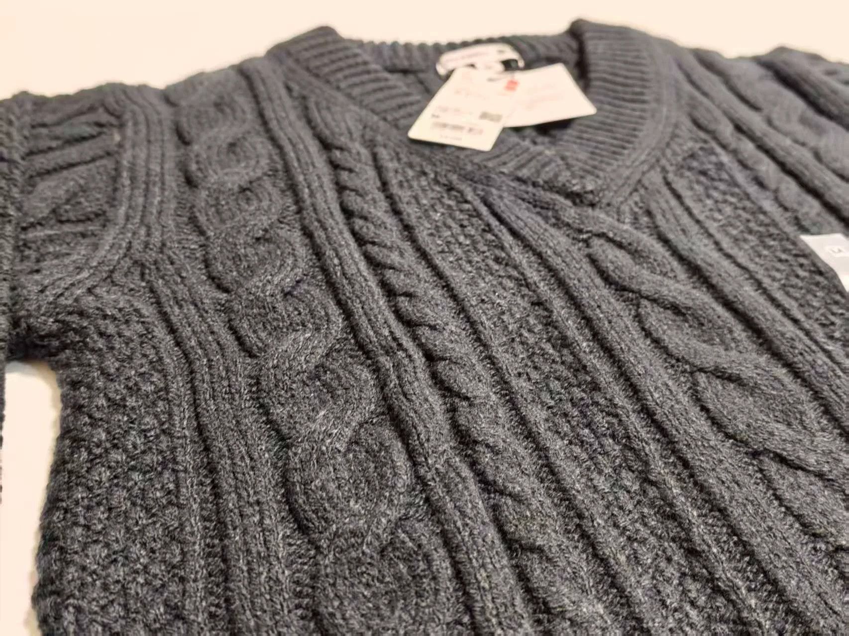 Uniqlo J.W. Anderson x Uniqlo Cable Knit Sweater Size M Size M / US 6-8 / IT 42-44 - 4 Thumbnail