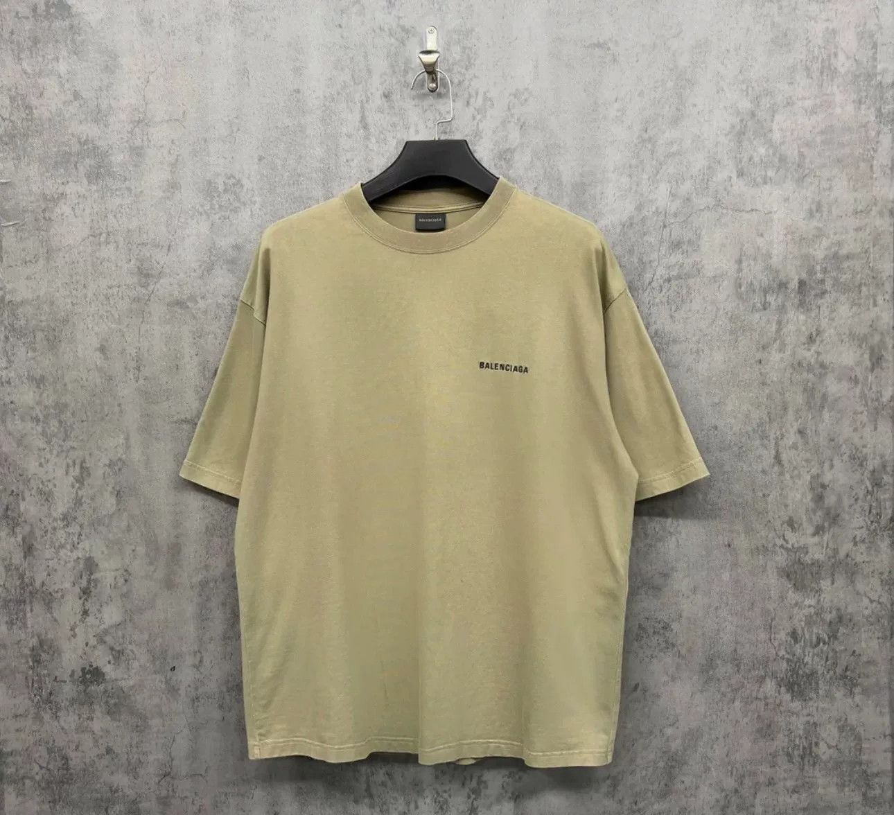 Balenciaga Balenciaga Logo T-Shirt Size L Size US L / EU 52-54 / 3 - 2 Thumbnail