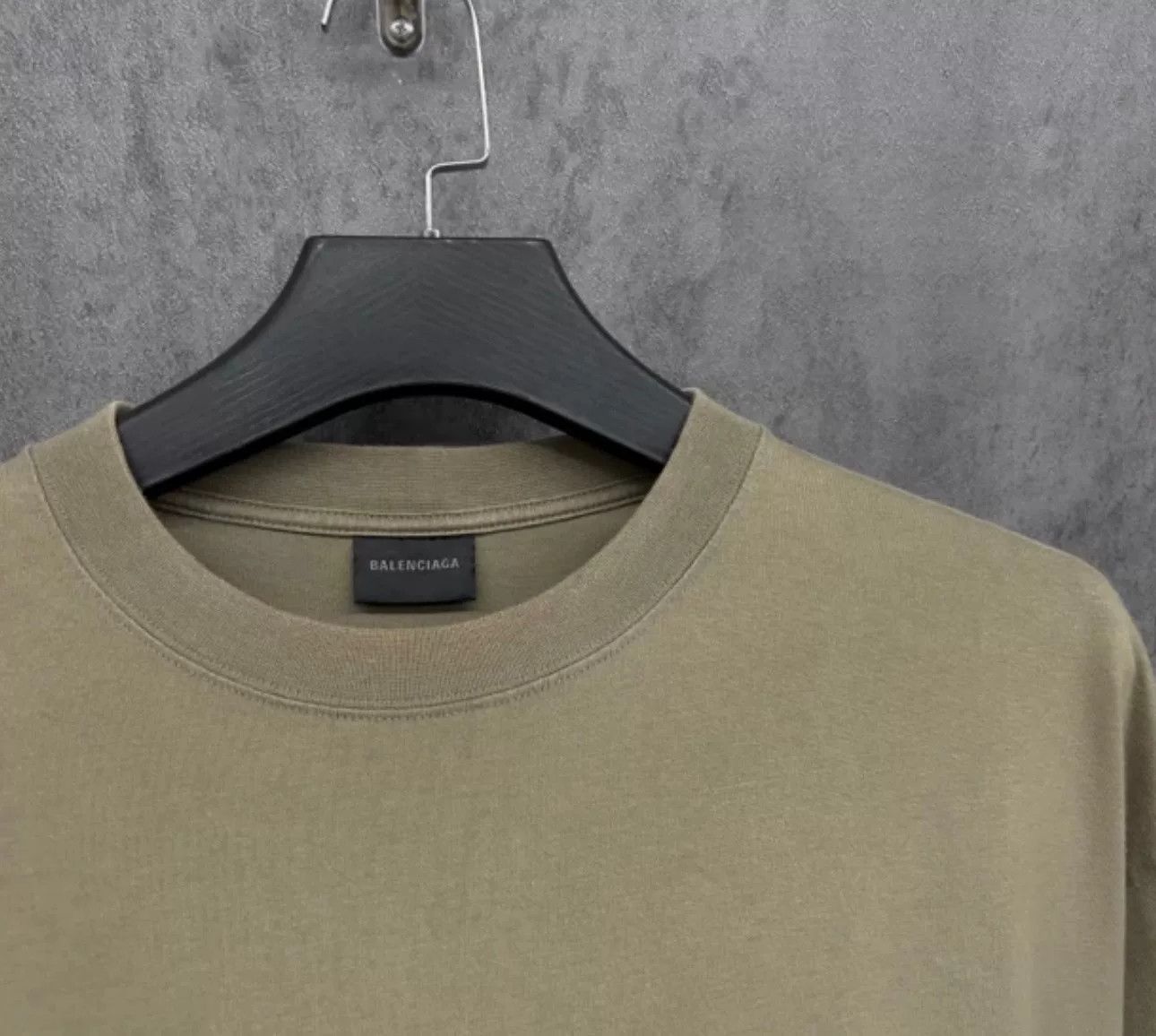 Balenciaga Balenciaga Logo T-Shirt Size L Size US L / EU 52-54 / 3 - 4 Thumbnail