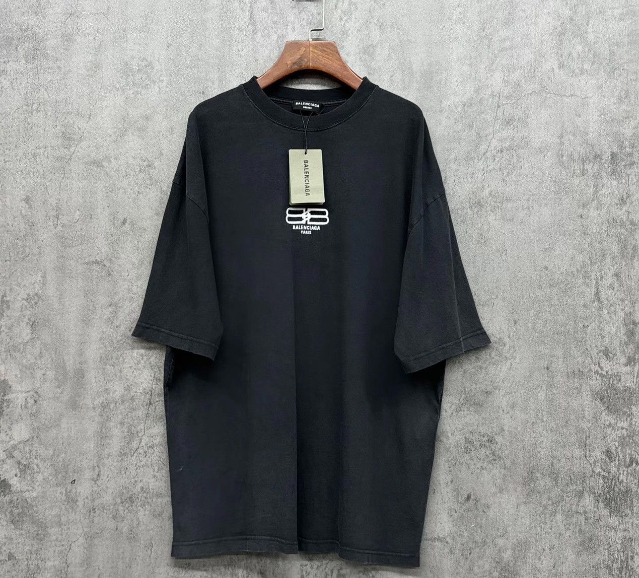 Balenciaga Balenciaga Embroidered Logo T-Shirt Size M Size US M / EU 48-50 / 2 - 2 Thumbnail