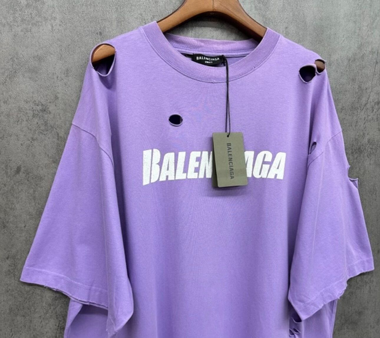 Balenciaga Balenciaga Destroyed Logo T-Shirt Purple Size XS Size US XS / EU 42 / 0 - 4 Thumbnail