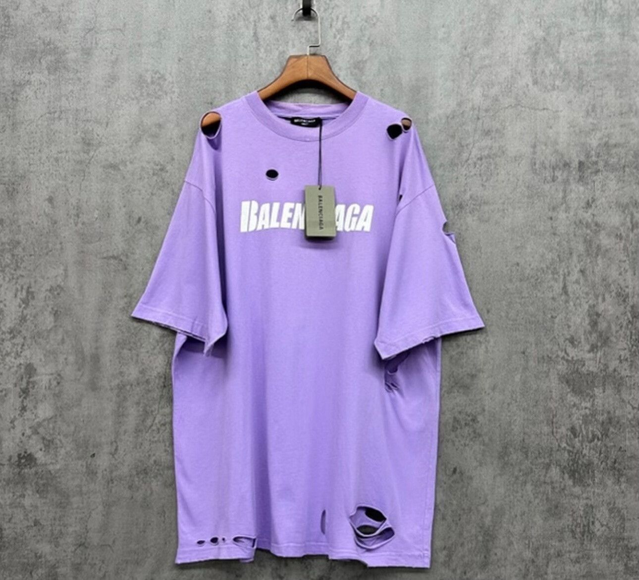 Balenciaga Balenciaga Destroyed Logo T-Shirt Purple Size XS Size US XS / EU 42 / 0 - 2 Thumbnail