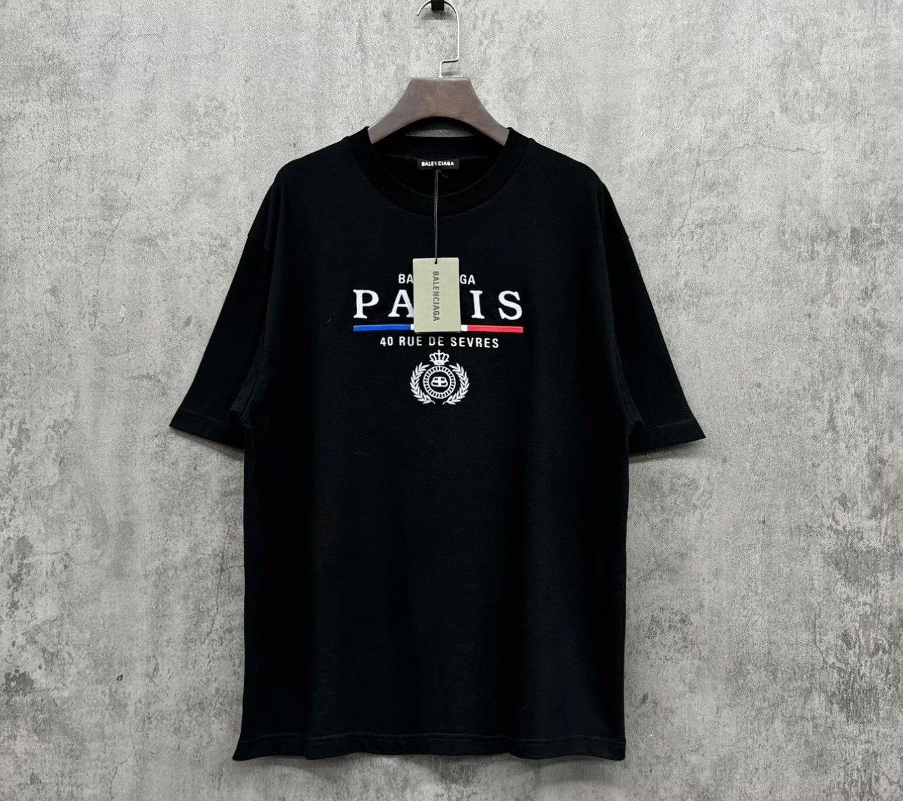 Balenciaga Balenciaga Paris Embroidery T-Shirt Size L Size US L / EU 52-54 / 3 - 2 Thumbnail