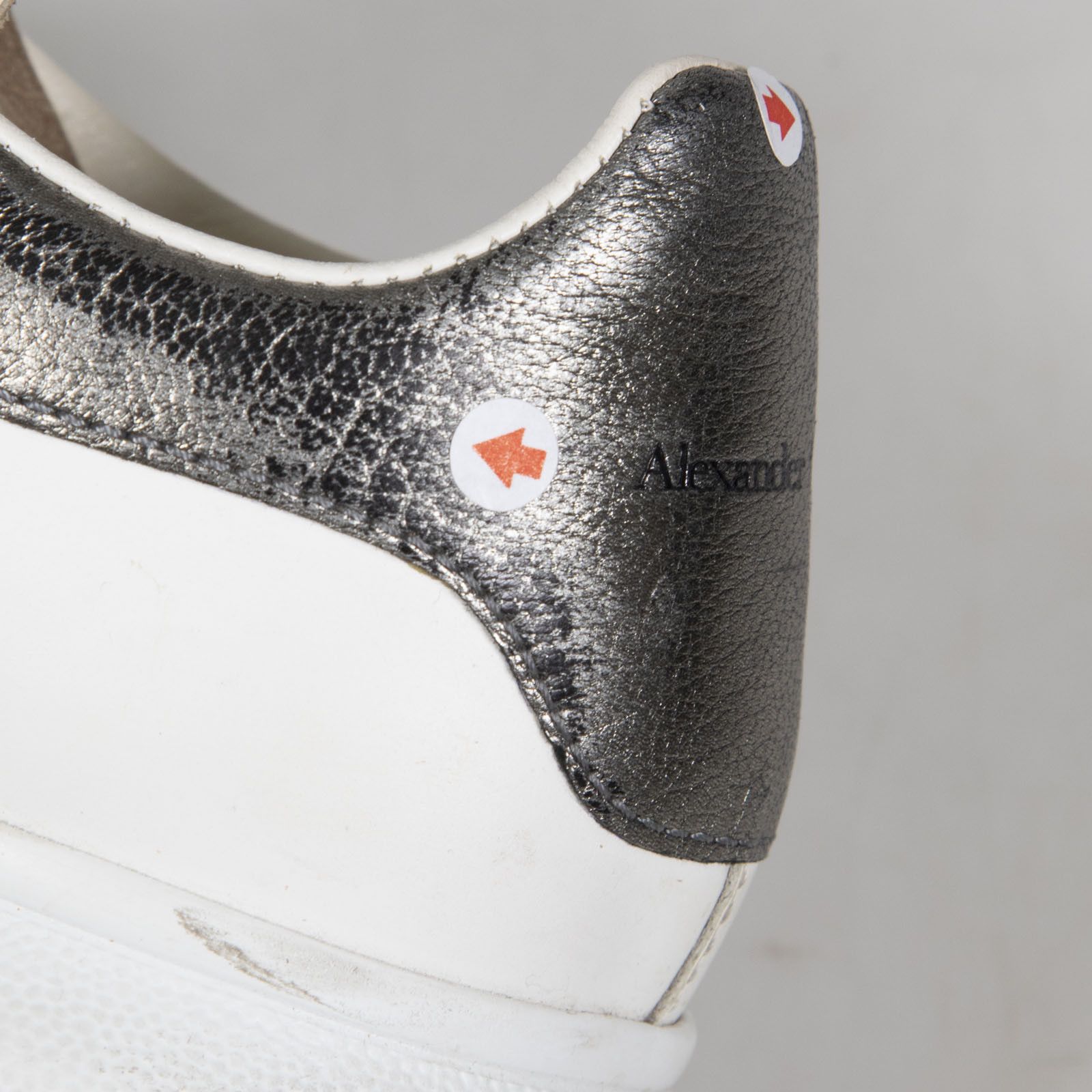 Alexander McQueen White Oversized Leather Trainers Size US 6 / IT 36 - 8 Thumbnail