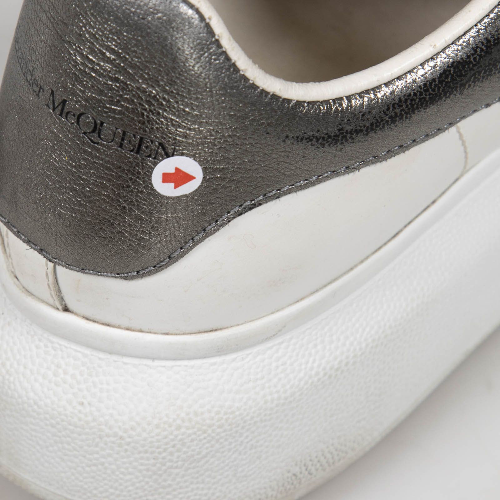 Alexander McQueen White Oversized Leather Trainers Size US 6 / IT 36 - 11 Thumbnail