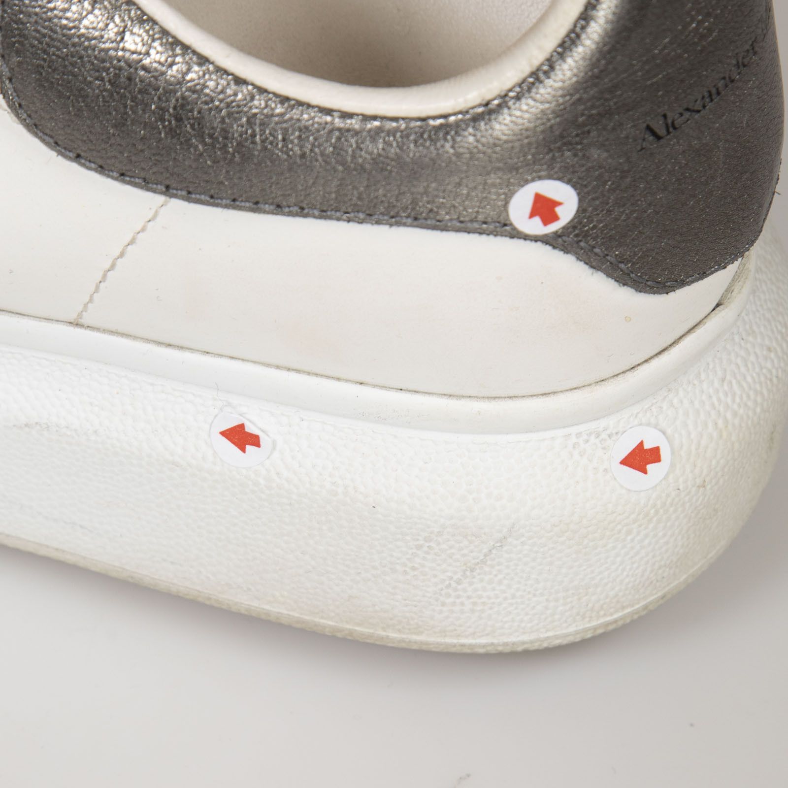Alexander McQueen White Oversized Leather Trainers Size US 6 / IT 36 - 9 Thumbnail