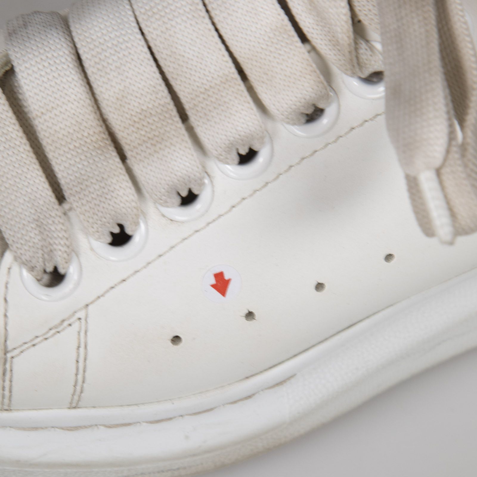 Alexander McQueen White Oversized Leather Trainers Size US 6 / IT 36 - 18 Thumbnail