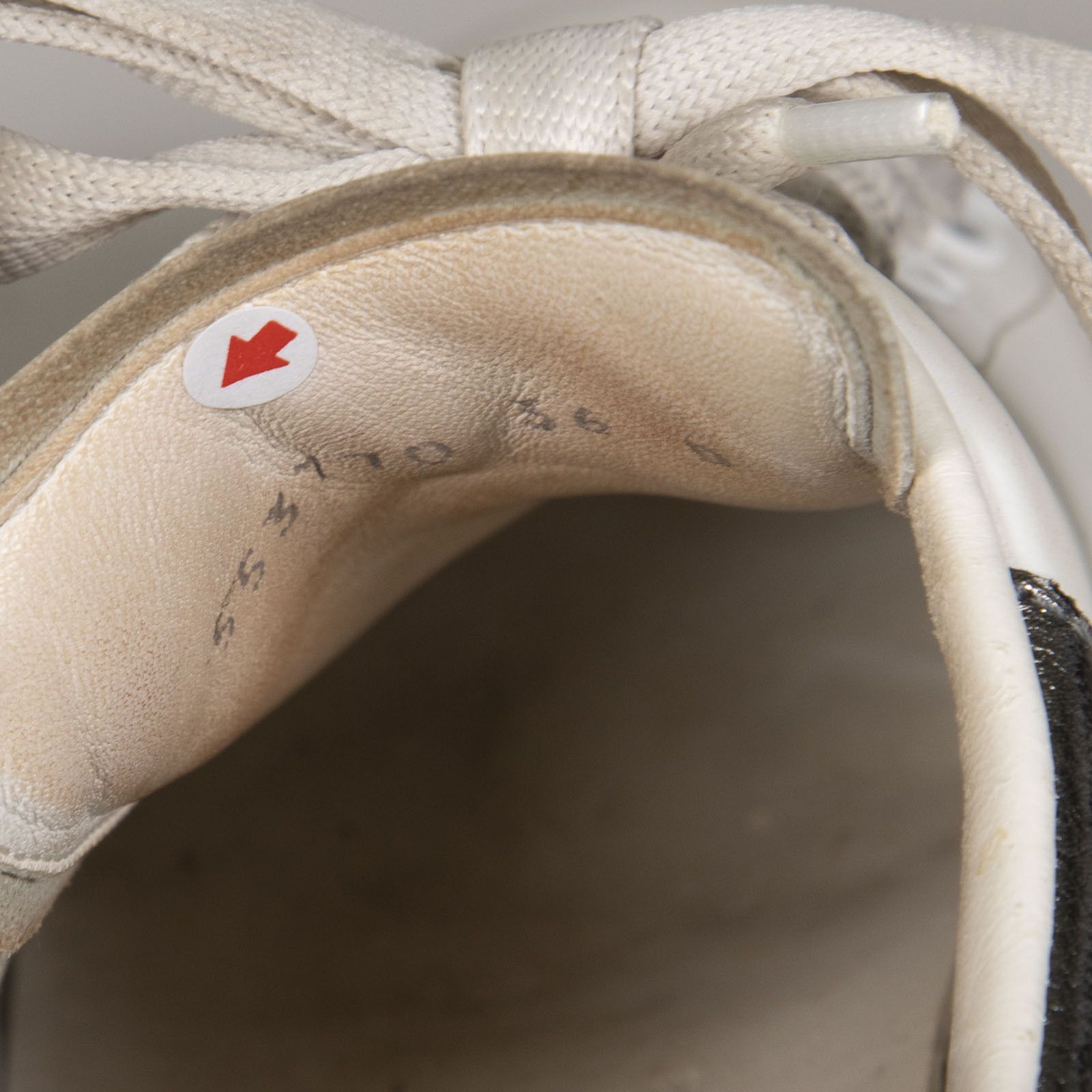 Alexander McQueen White Oversized Leather Trainers Size US 6 / IT 36 - 19 Thumbnail