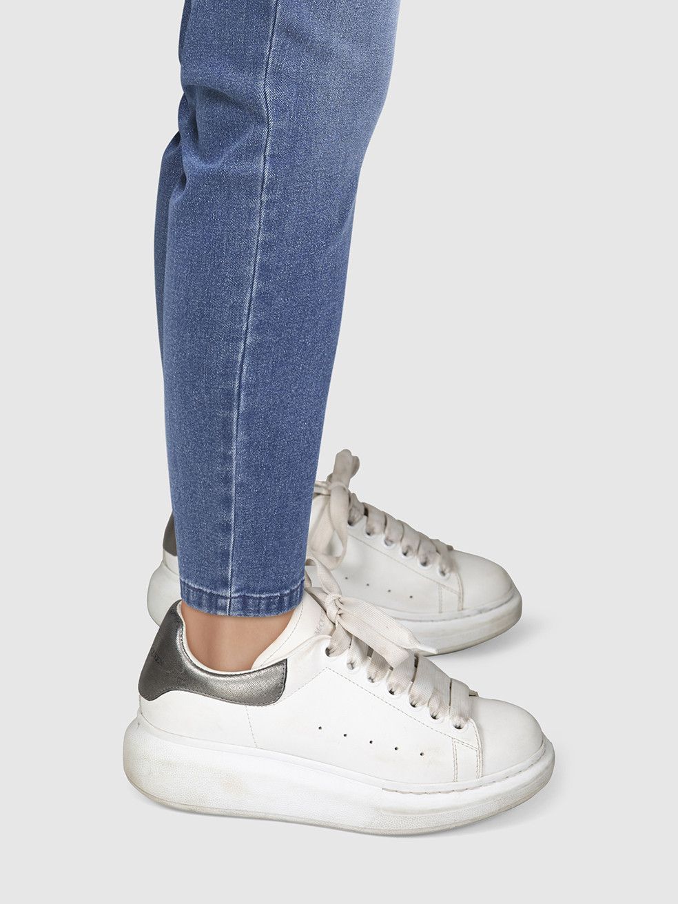 Alexander McQueen White Oversized Leather Trainers Size US 6 / IT 36 - 2 Thumbnail