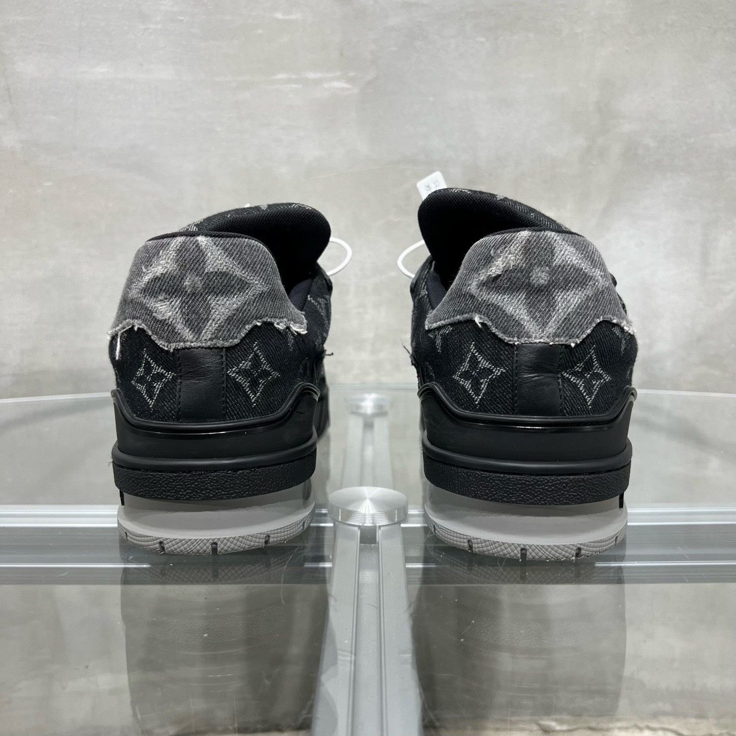 Louis Vuitton Louis Vuitton Monogram Denim LV Trainer Sneakers US 9 Size US 9 / EU 42 - 7 Thumbnail