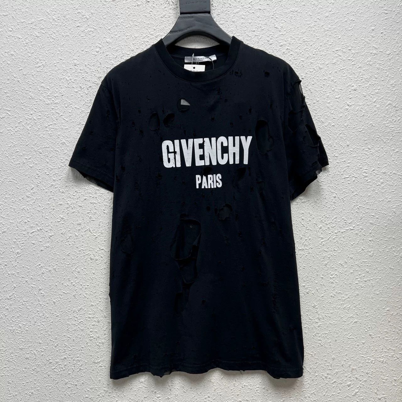 Givenchy Givenchy Distressed Logo T-Shirt Size XXS Size US XXS / EU 40 - 2 Thumbnail