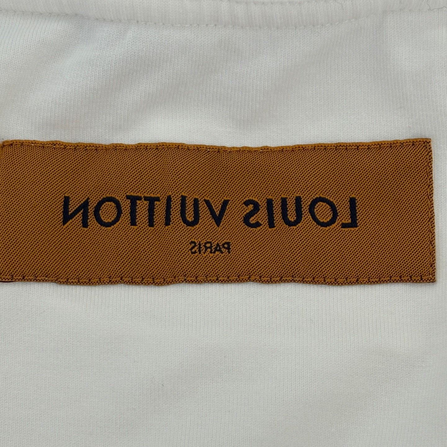 Louis Vuitton Louis Vuitton Embossed Logo T-Shirt Size XL Size US XL / EU 56 / 4 - 9 Thumbnail