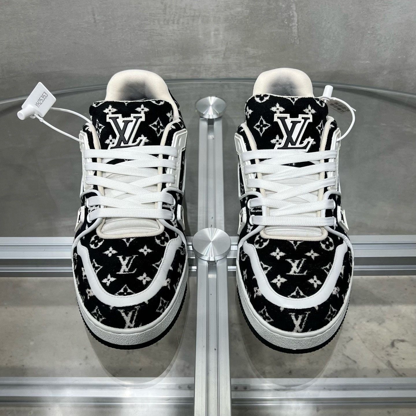 Louis Vuitton Louis Vuitton Monogram LV Trainer Sneakers US 7 Size US 7 / EU 40 - 3 Thumbnail