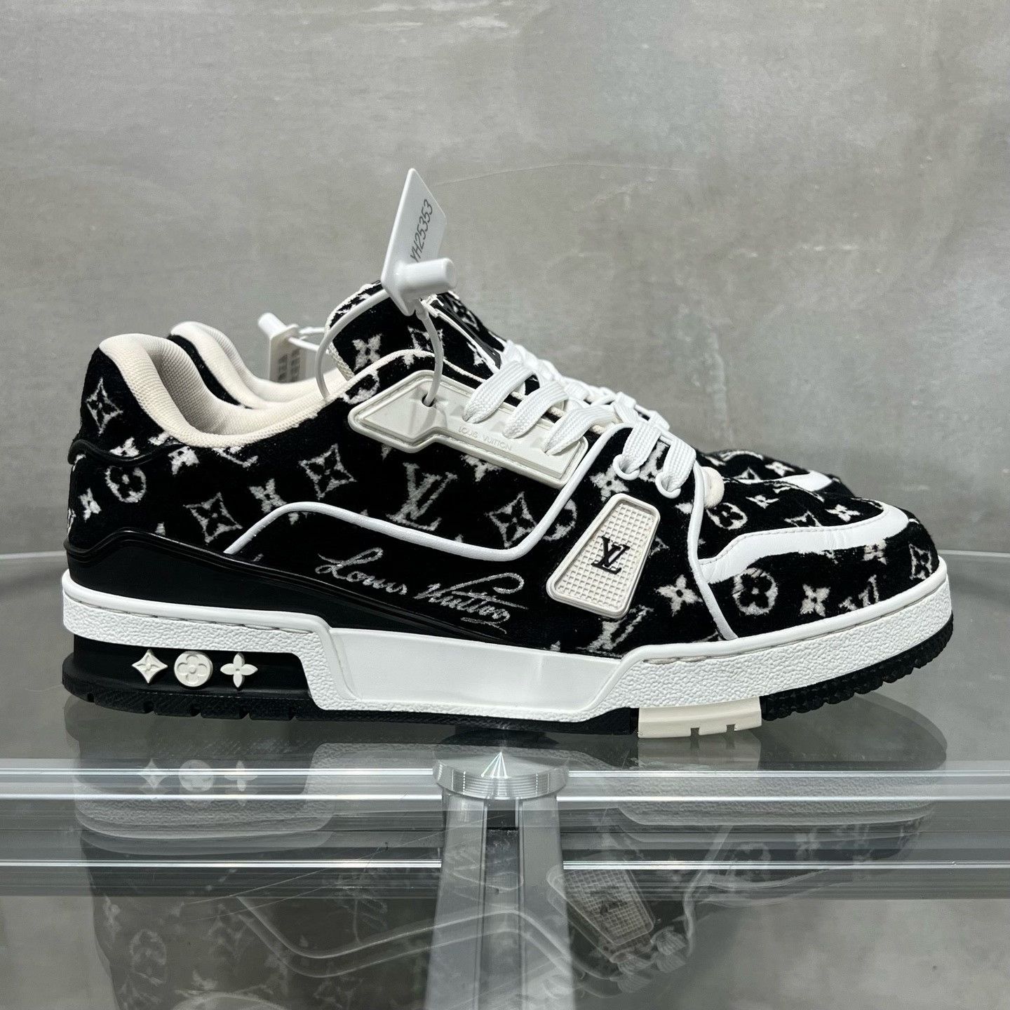 Louis Vuitton Louis Vuitton Monogram LV Trainer Sneakers US 7 Size US 7 / EU 40 - 5 Thumbnail