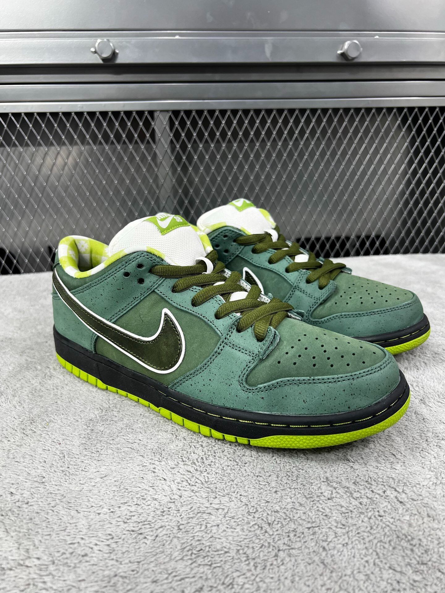 Nike Nike x Concepts Green Lobster Dunk Low Size 9.5 Size US 9.5 / EU 42-43 - 4 Thumbnail