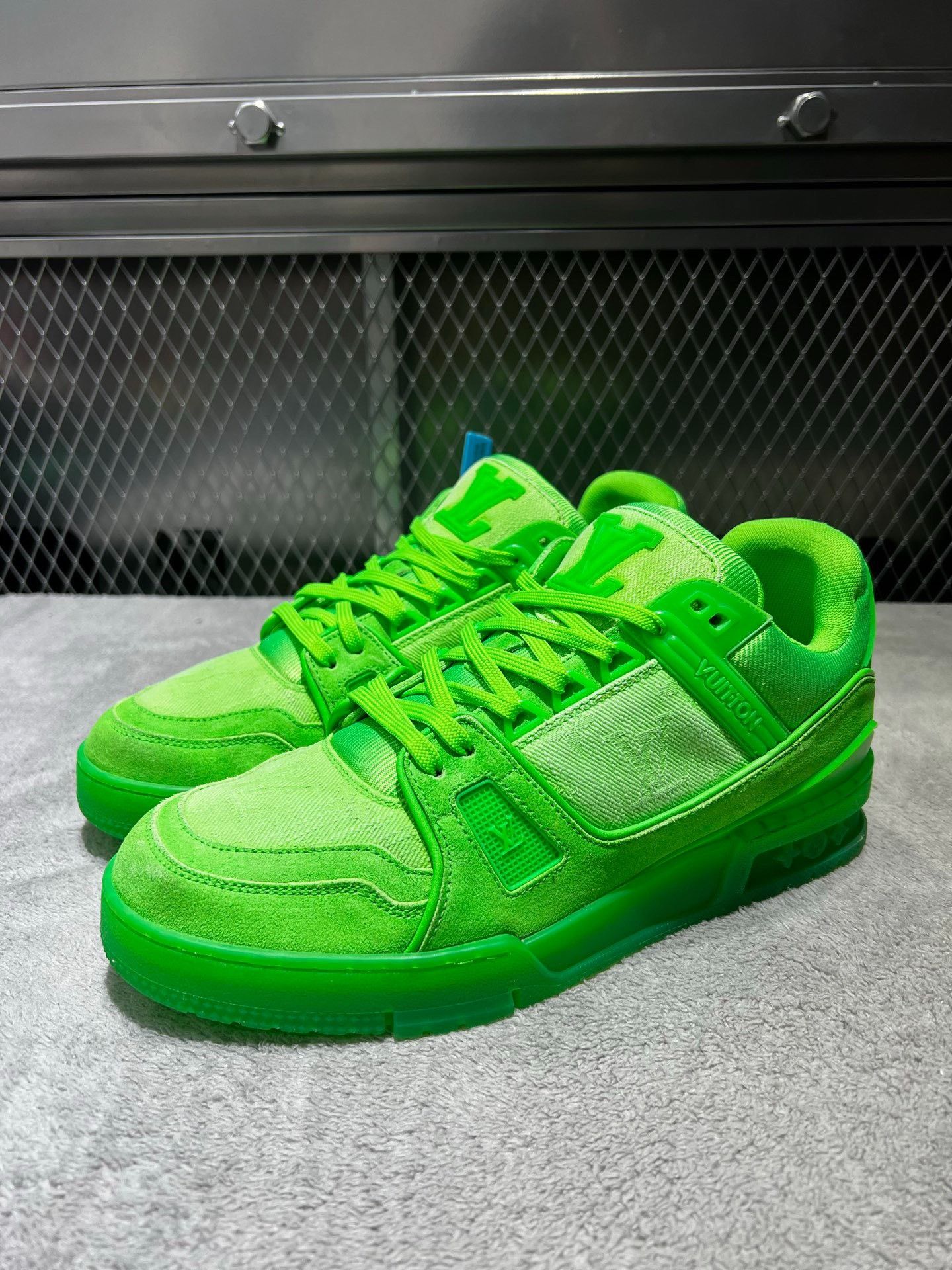 Louis Vuitton Louis Vuitton Neon Green Trainer Low-Top Sneakers Size 7 Size US 7 / EU 40 - 2 Thumbnail