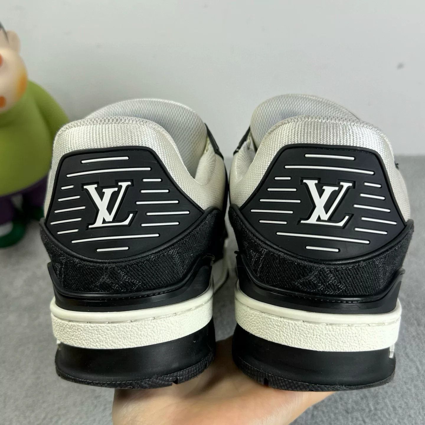 Louis Vuitton Louis Vuitton Monogram Trainer Sneakers Size 7.5 Size US 7.5 / EU 40-41 - 7 Thumbnail