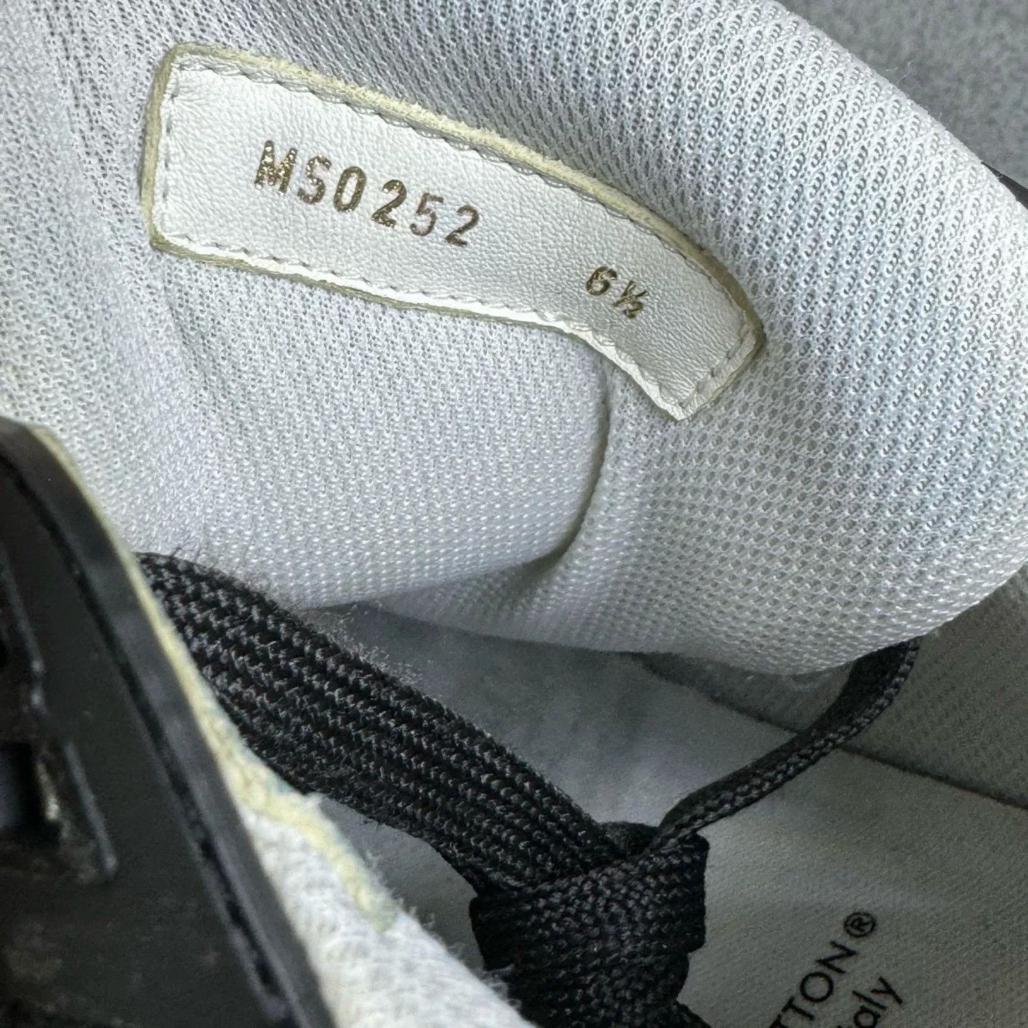 Louis Vuitton Louis Vuitton Monogram Trainer Sneakers Size 7.5 Size US 7.5 / EU 40-41 - 8 Thumbnail