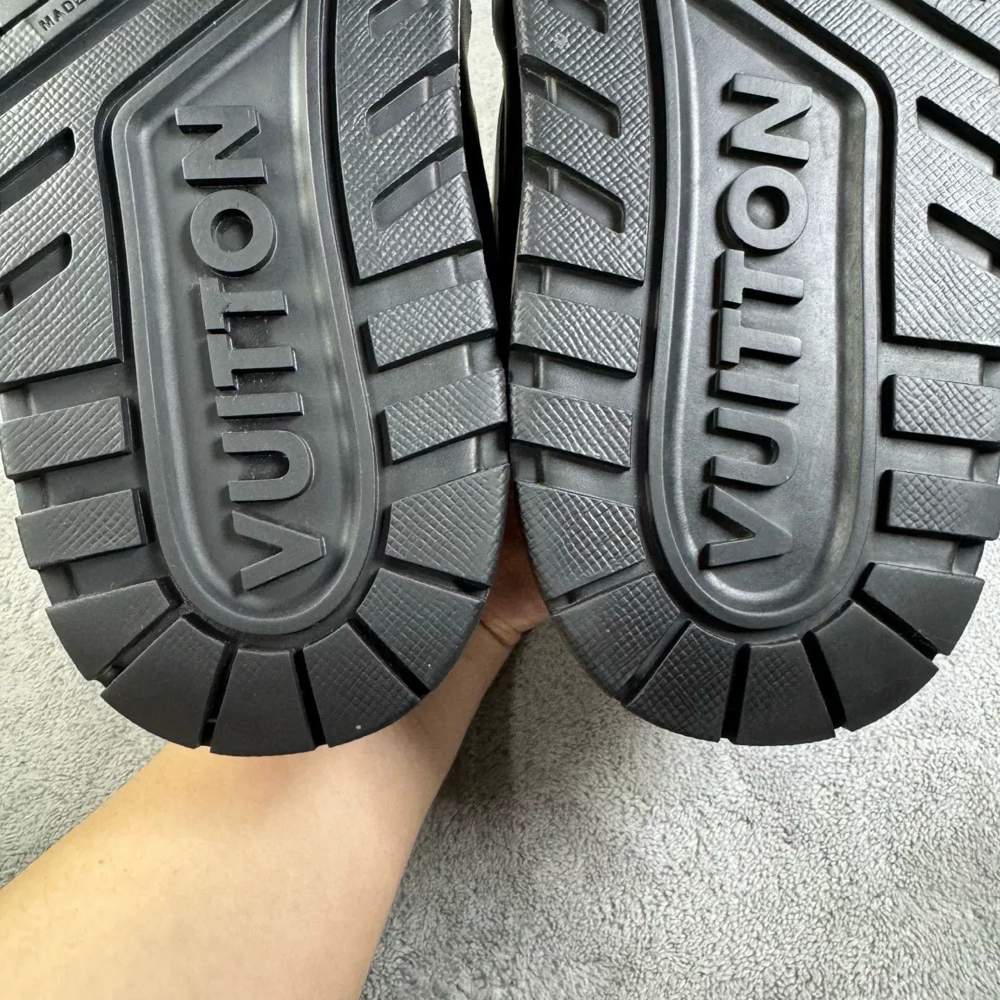 Louis Vuitton Louis Vuitton Trainer Maxi Sneakers Size 9 Size US 9 / EU 42 - 6 Thumbnail