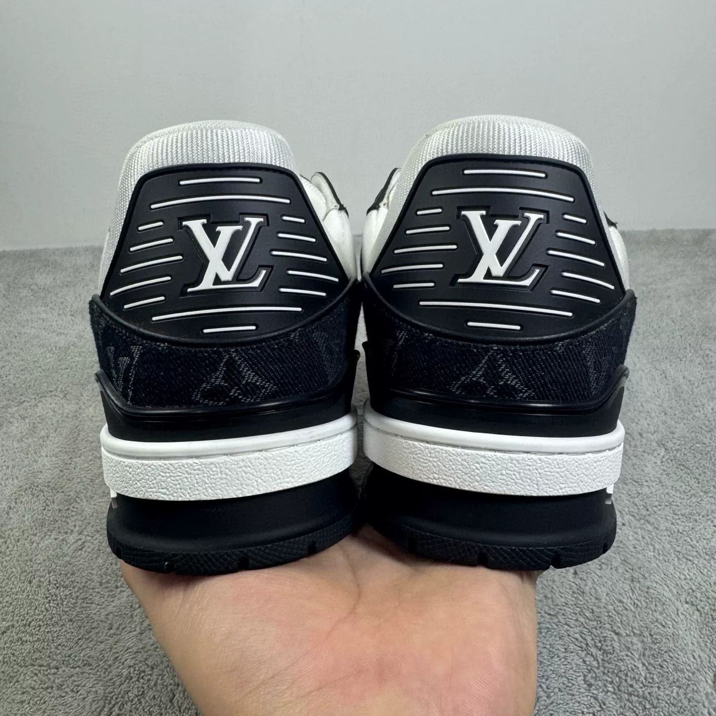 Louis Vuitton Louis Vuitton Monogram Trainer Sneakers Size 10 Size US 10 / EU 43 - 8 Thumbnail