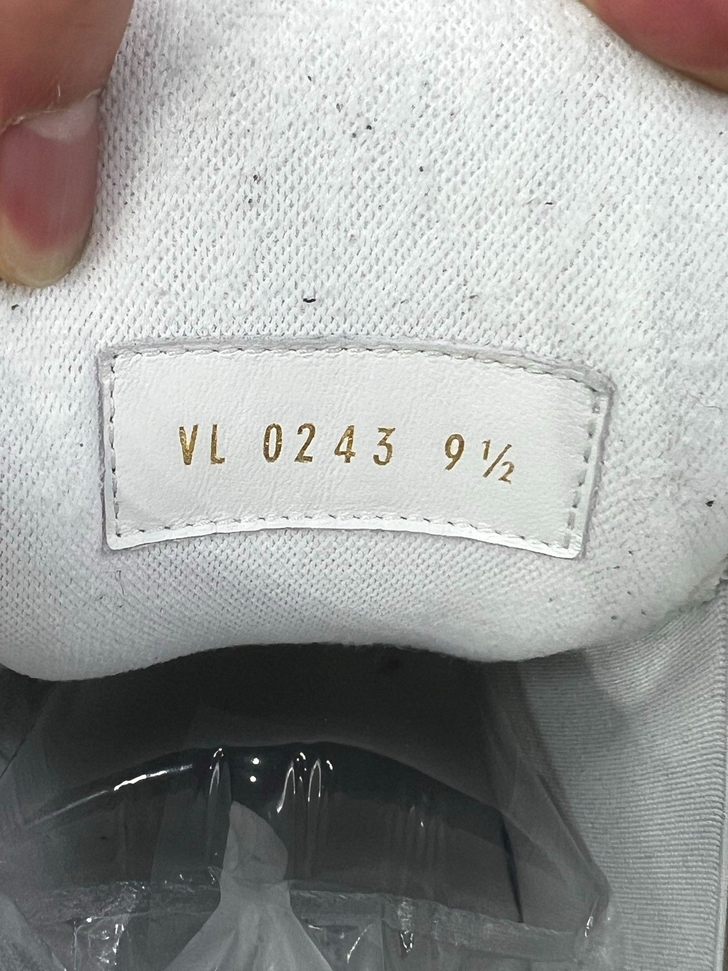 Louis Vuitton Louis Vuitton Trainer Maxi Sneakers White Orange Size 10.5 Size US 10.5 / EU 43-44 - 9 Thumbnail