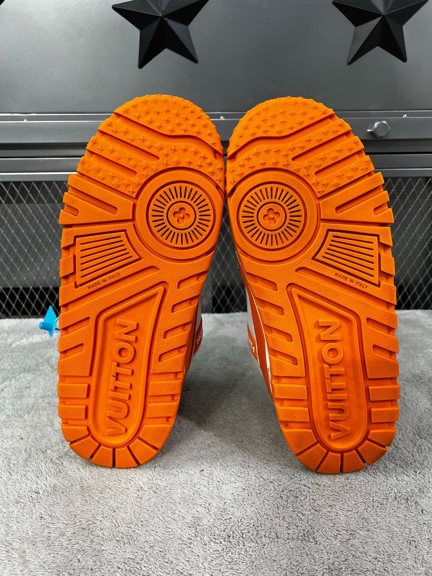 Louis Vuitton Louis Vuitton Trainer Maxi Sneakers White Orange Size 10.5 Size US 10.5 / EU 43-44 - 6 Thumbnail
