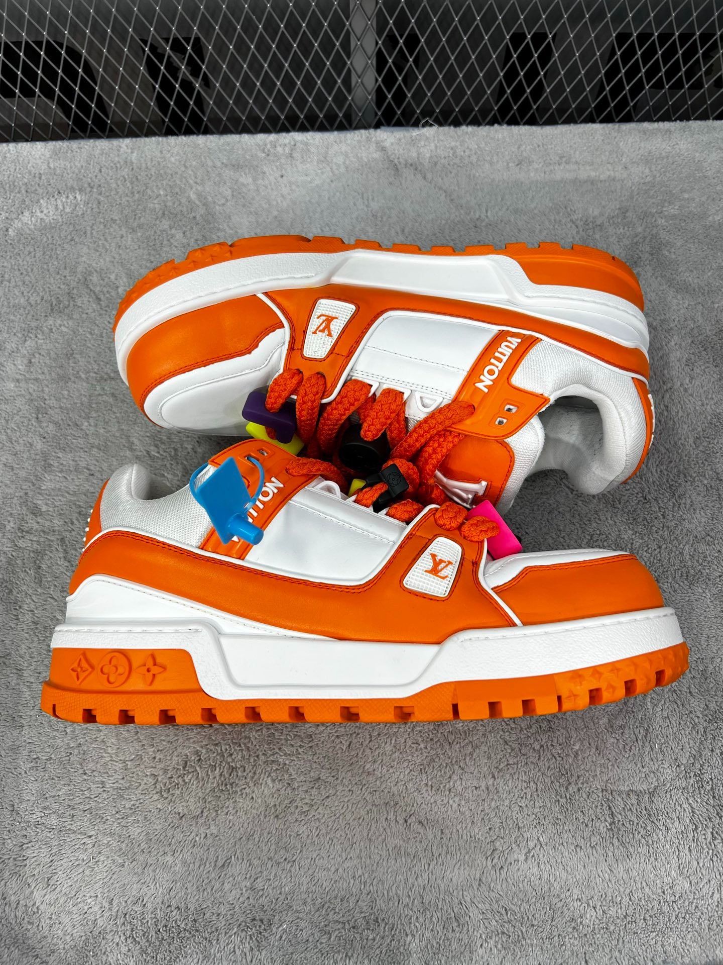 Louis Vuitton Louis Vuitton Trainer Maxi Sneakers White Orange Size 10.5 Size US 10.5 / EU 43-44 - 5 Thumbnail