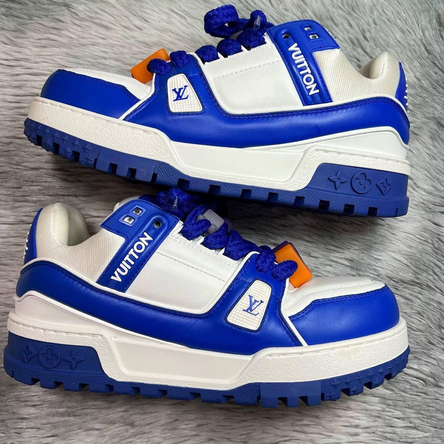 Louis Vuitton Louis Vuitton Trainer Maxi Sneakers Blue White Size 8 Size US 8 / EU 41 - 4 Thumbnail