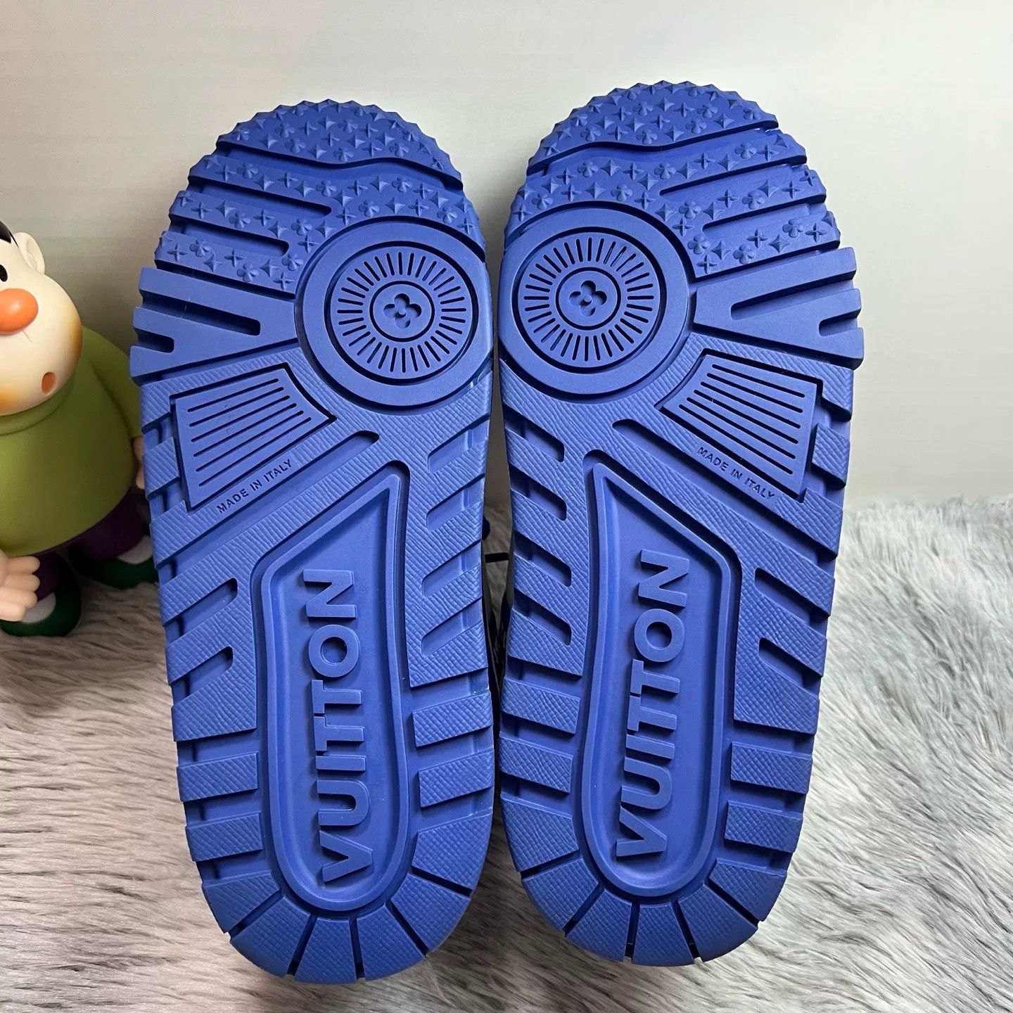 Louis Vuitton Louis Vuitton Trainer Maxi Sneakers Blue White Size 8 Size US 8 / EU 41 - 5 Thumbnail