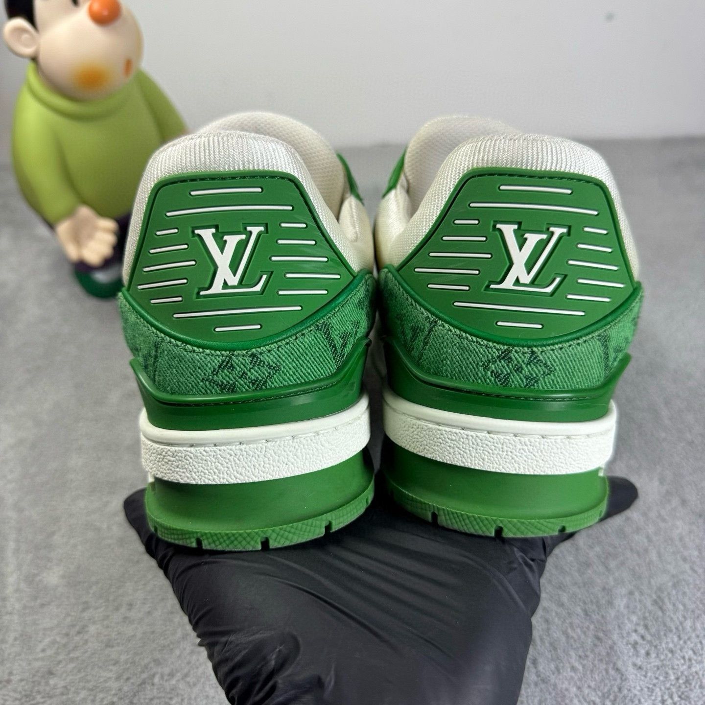 Louis Vuitton Louis Vuitton Green Monogram Trainer Sneakers US 7 Size US 7 / EU 40 - 8 Thumbnail