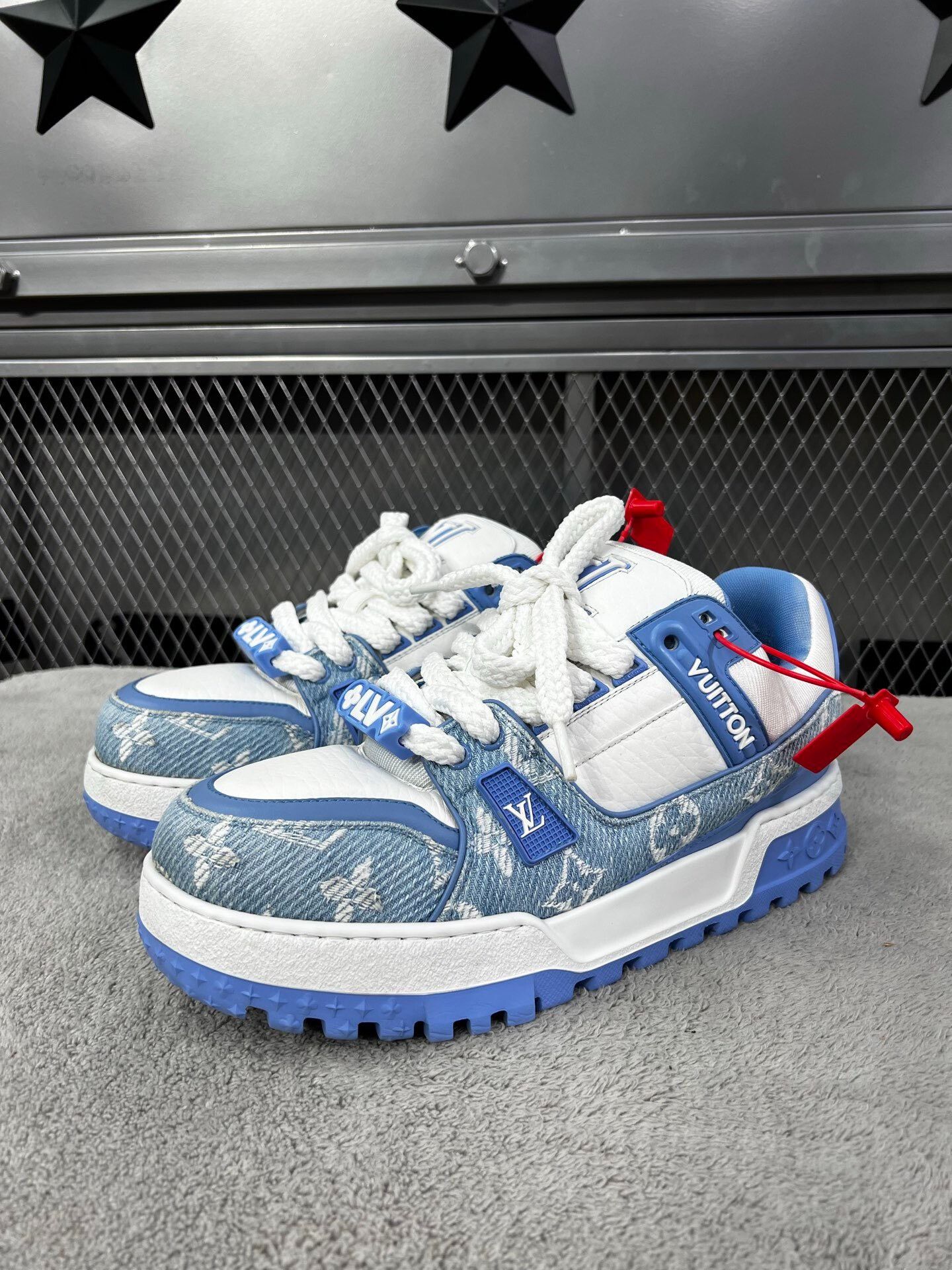 Louis Vuitton Louis Vuitton Trainer Maxi Denim Sneakers Size 8.5 Size US 8.5 / EU 41-42 - 2 Thumbnail