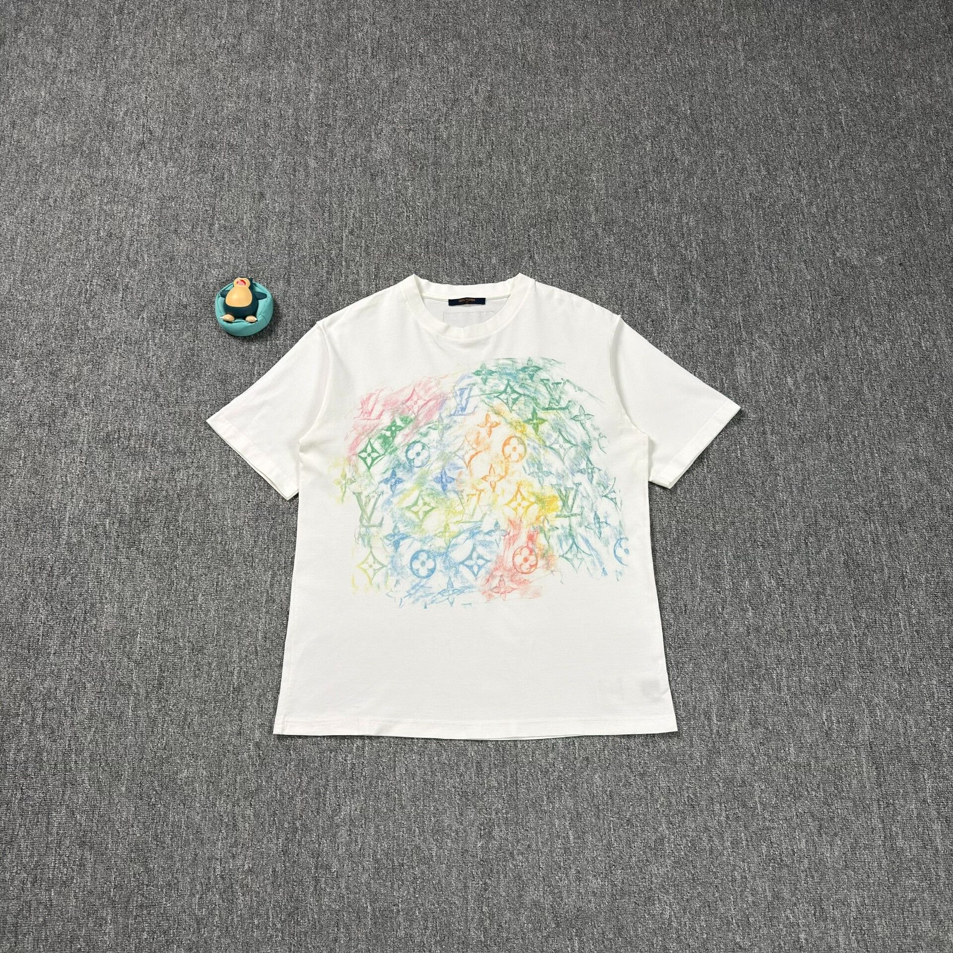 Louis Vuitton Louis Vuitton Crayon Monogram Printed T-Shirt Size XL Size US XL / EU 56 / 4 - 2 Thumbnail