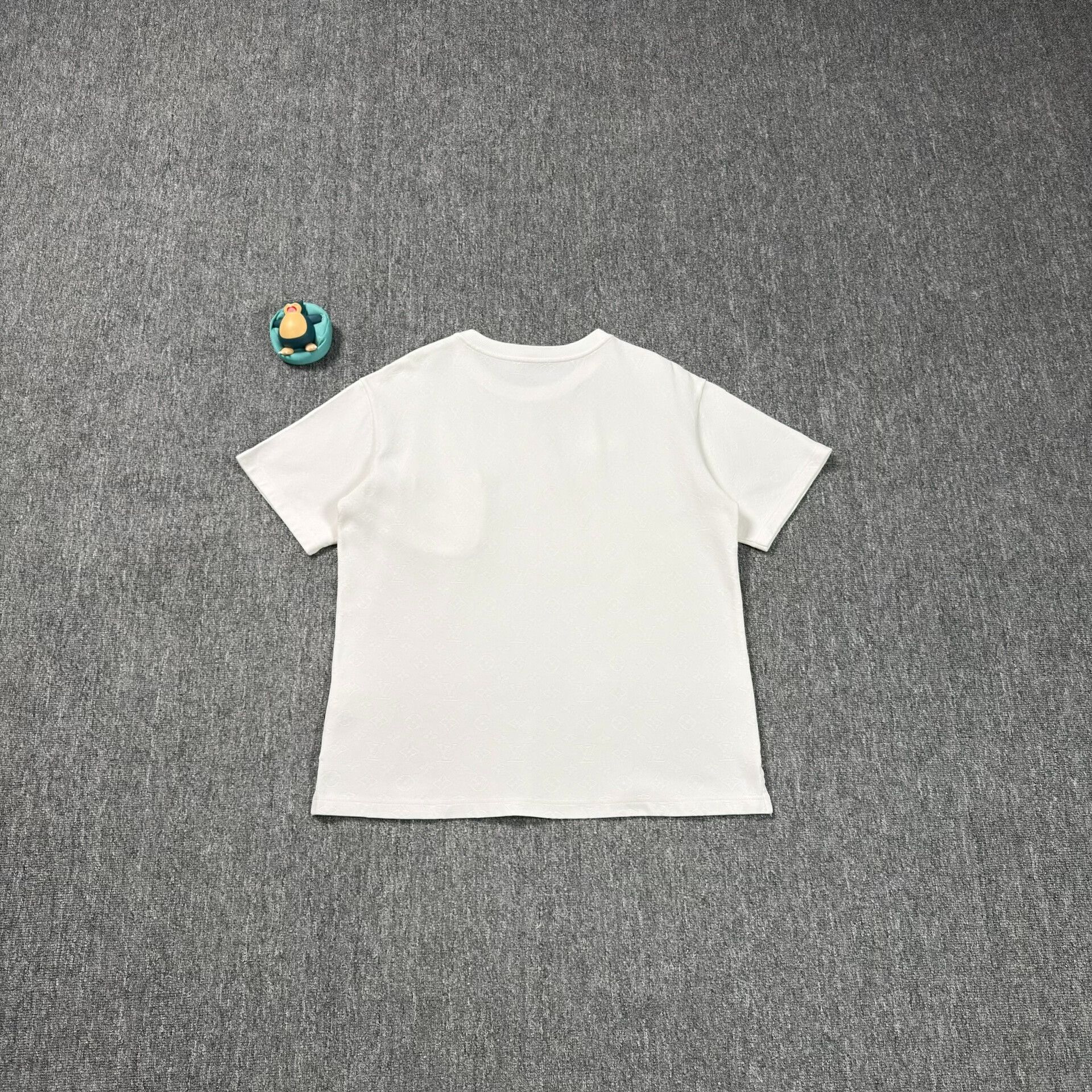 Louis Vuitton Louis Vuitton Monogram Pattern T-Shirt Size L Size US L / EU 52-54 / 3 - 8 Thumbnail