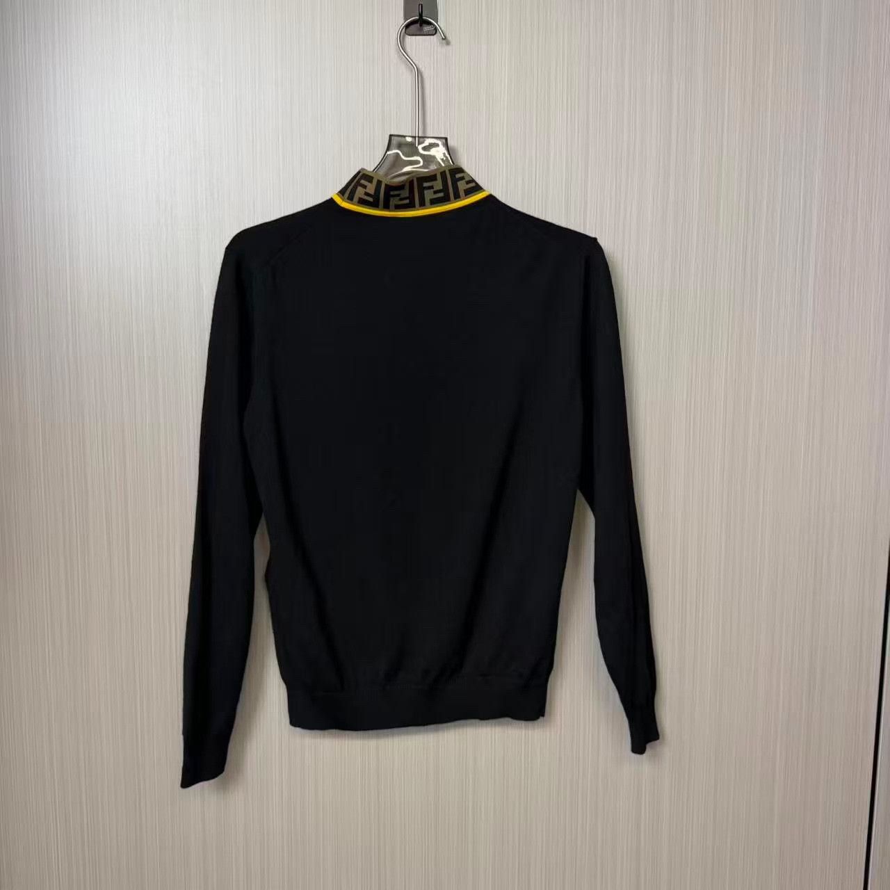 Fendi Fendi Logo Collar Wool Sweater Size S Size US S / EU 44-46 / 1 - 3 Thumbnail