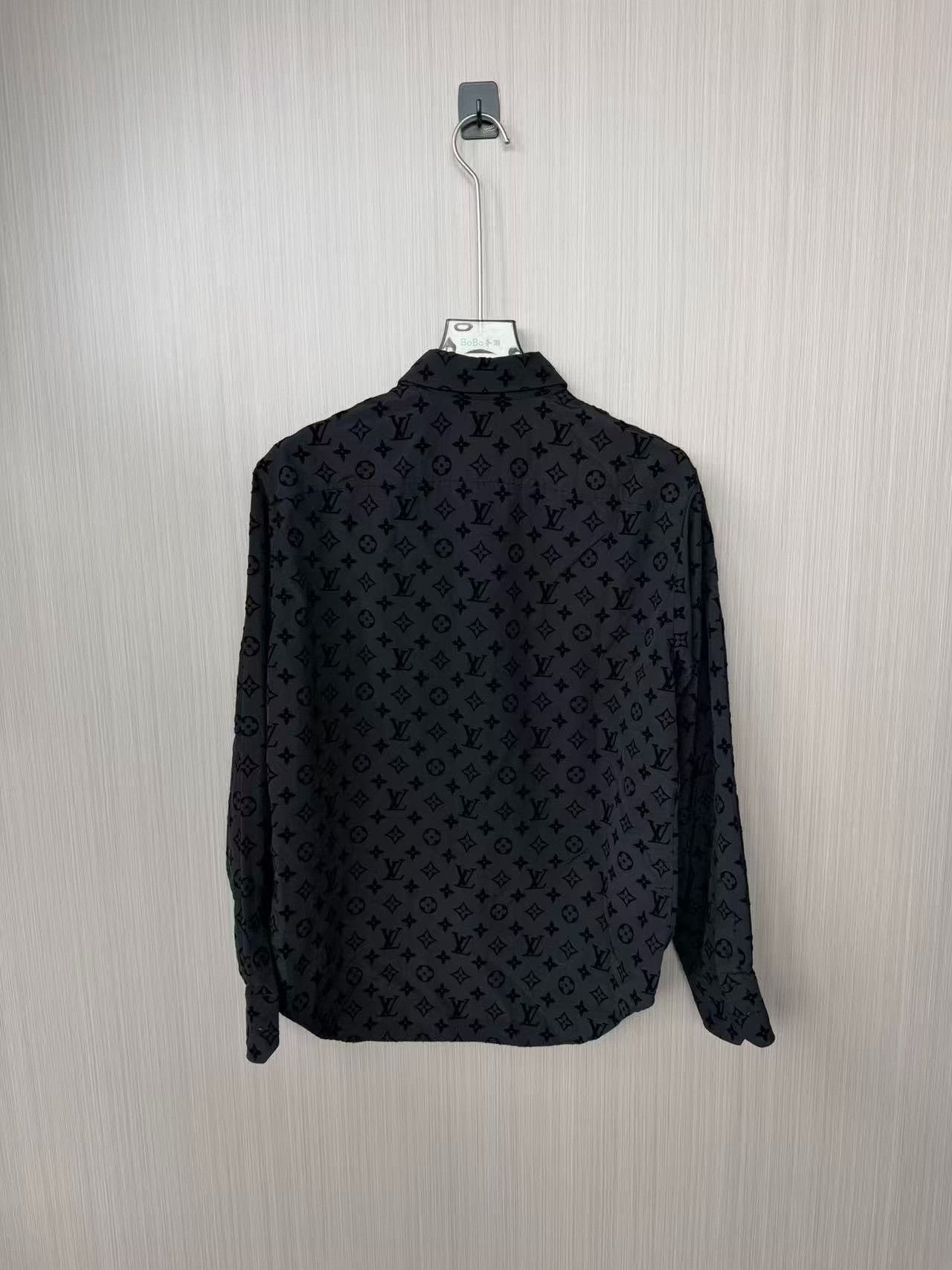 Louis Vuitton Louis Vuitton Monogram Shirt Size S Size US S / EU 44-46 / 1 - 3 Thumbnail
