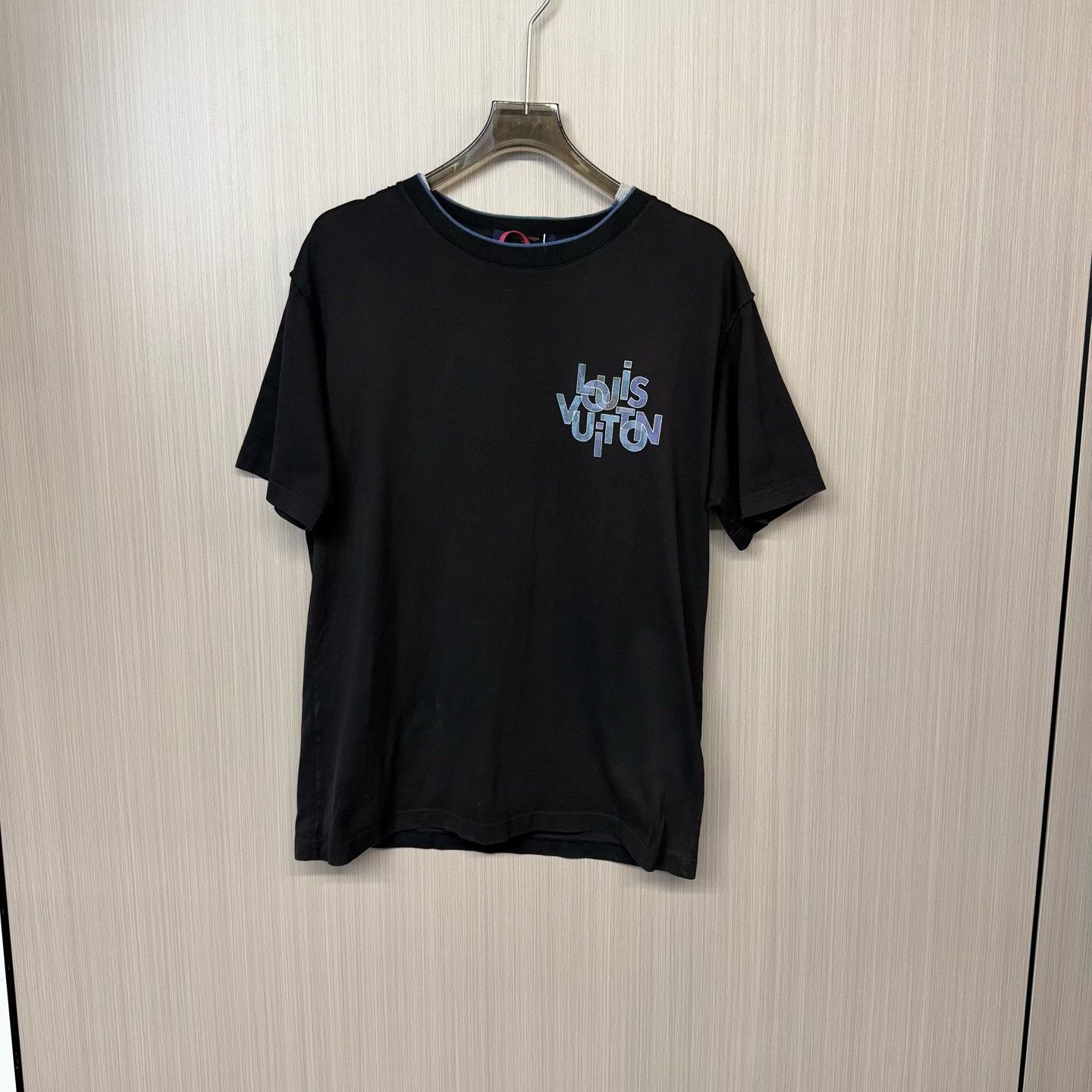 Louis Vuitton Louis Vuitton Logo T-Shirt Size L Size US L / EU 52-54 / 3 - 2 Thumbnail