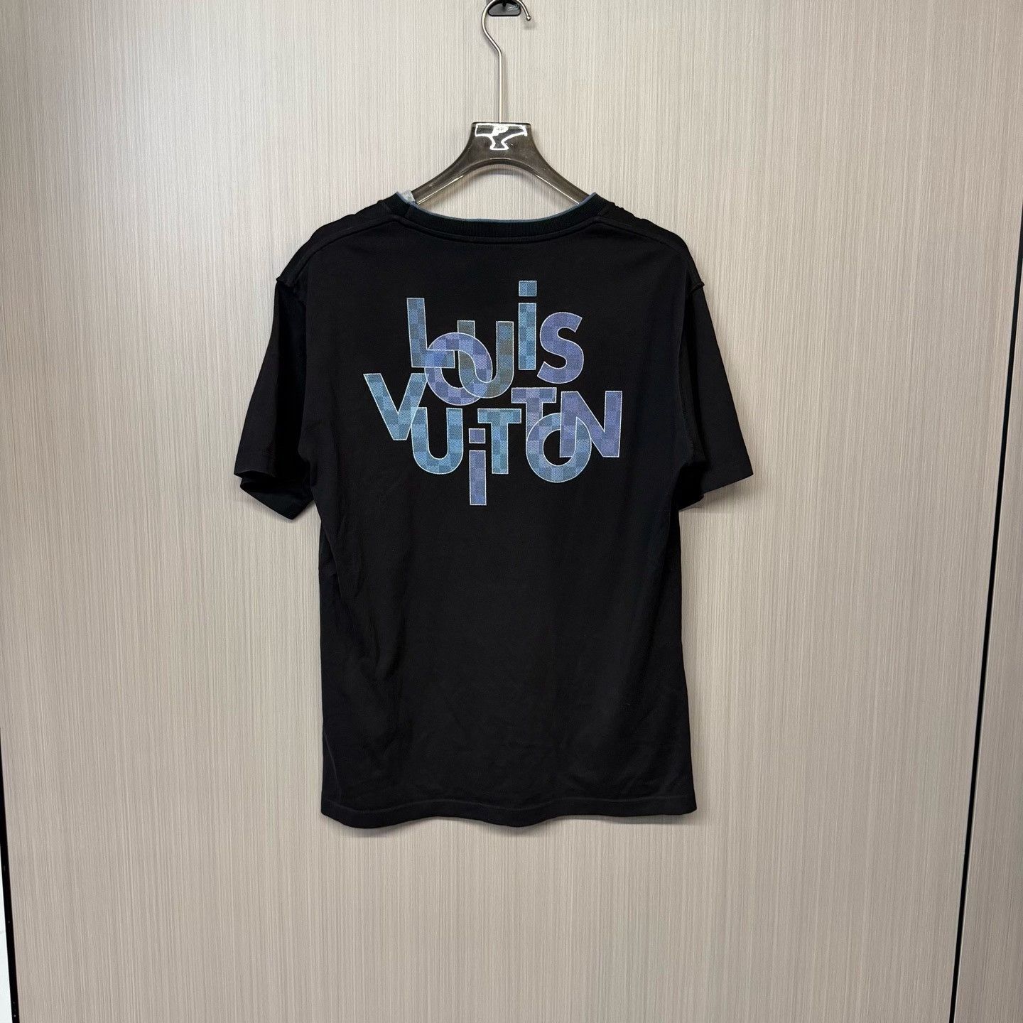Louis Vuitton Louis Vuitton Logo T-Shirt Size L Size US L / EU 52-54 / 3 - 3 Thumbnail