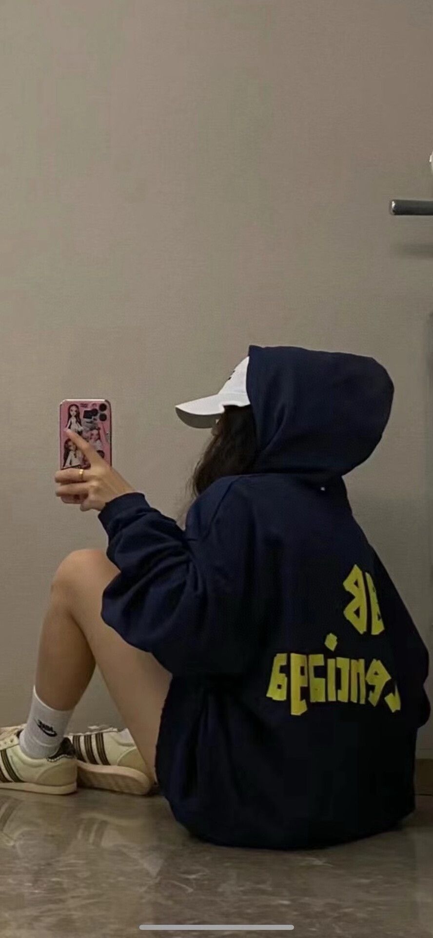 Balenciaga Balenciaga Logo Print Hoodie Size S Size US S / EU 44-46 / 1 - 8 Thumbnail